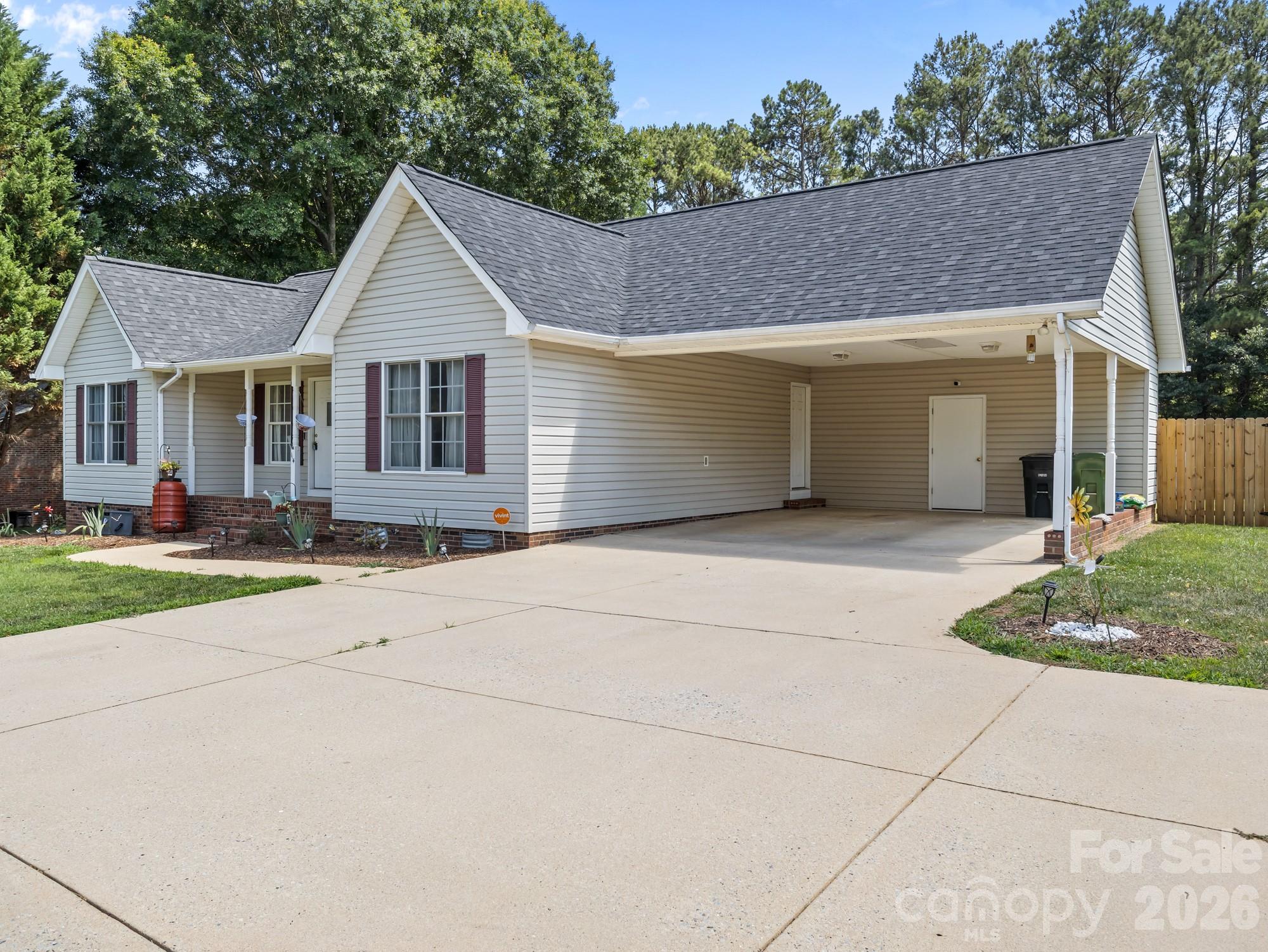 114 S Toney Street Property Photo 2