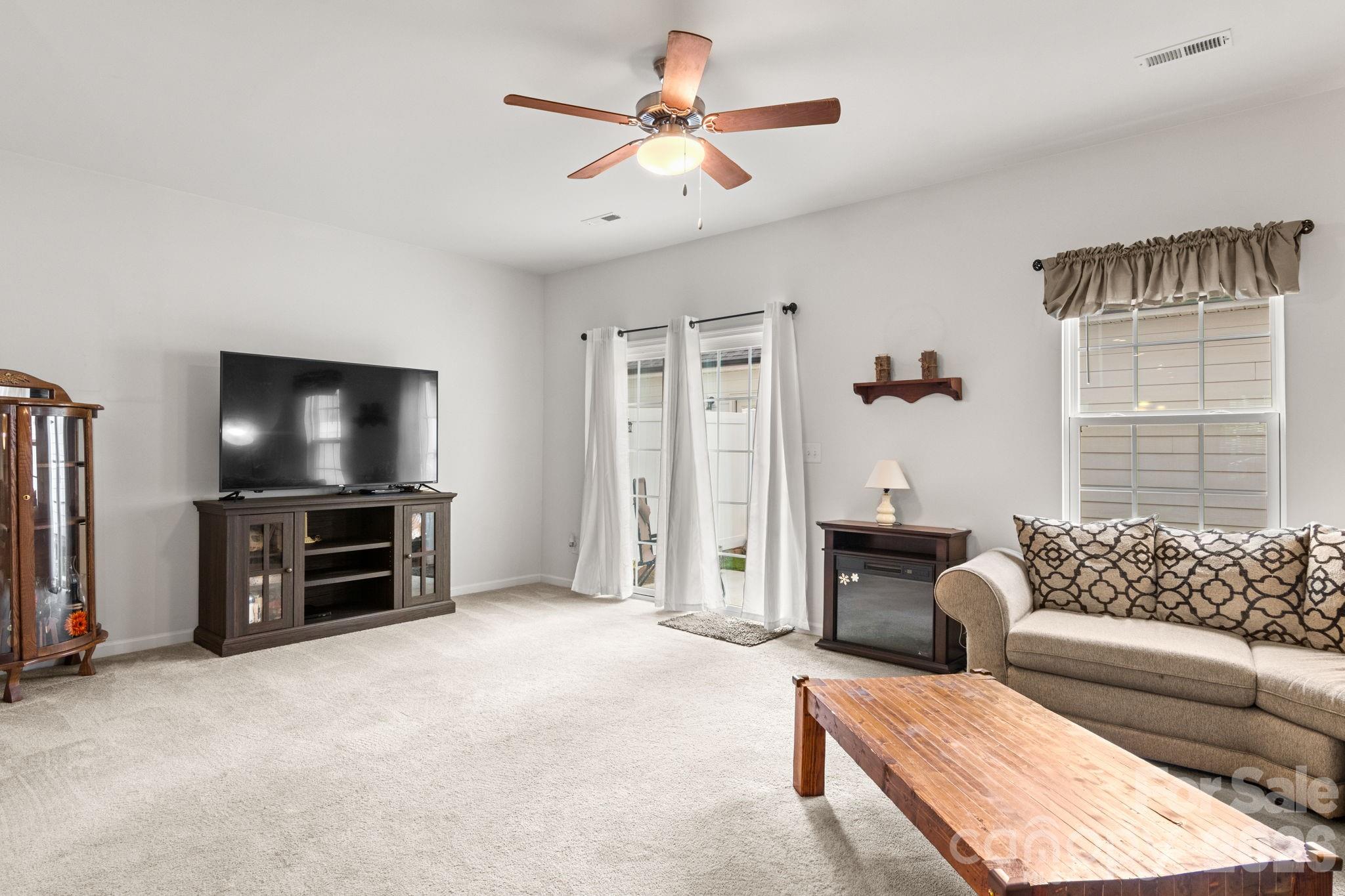 5025 Patton Drive Property Photo 11