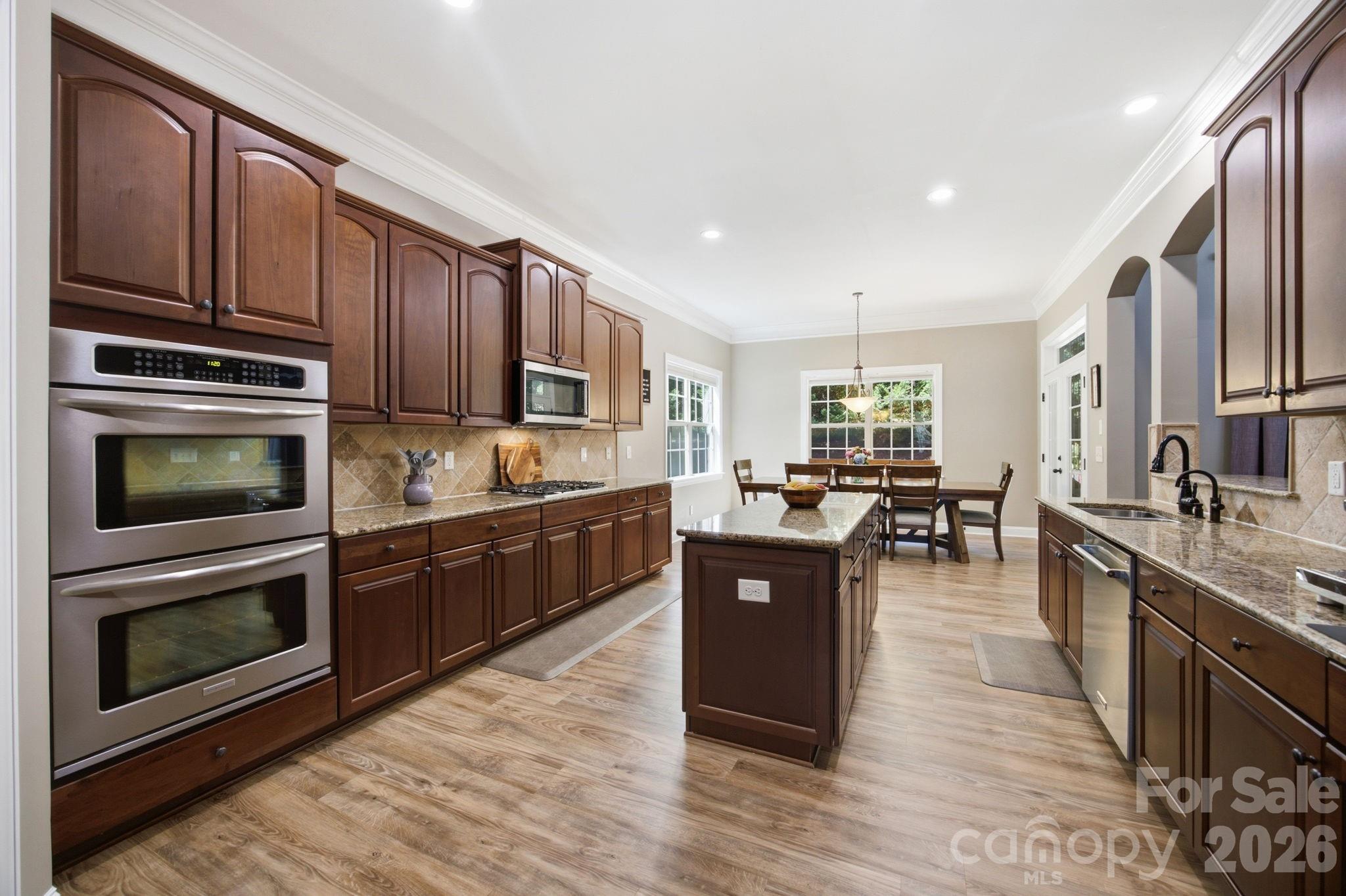 130 Lakeshore Hills Drive Property Photo 15