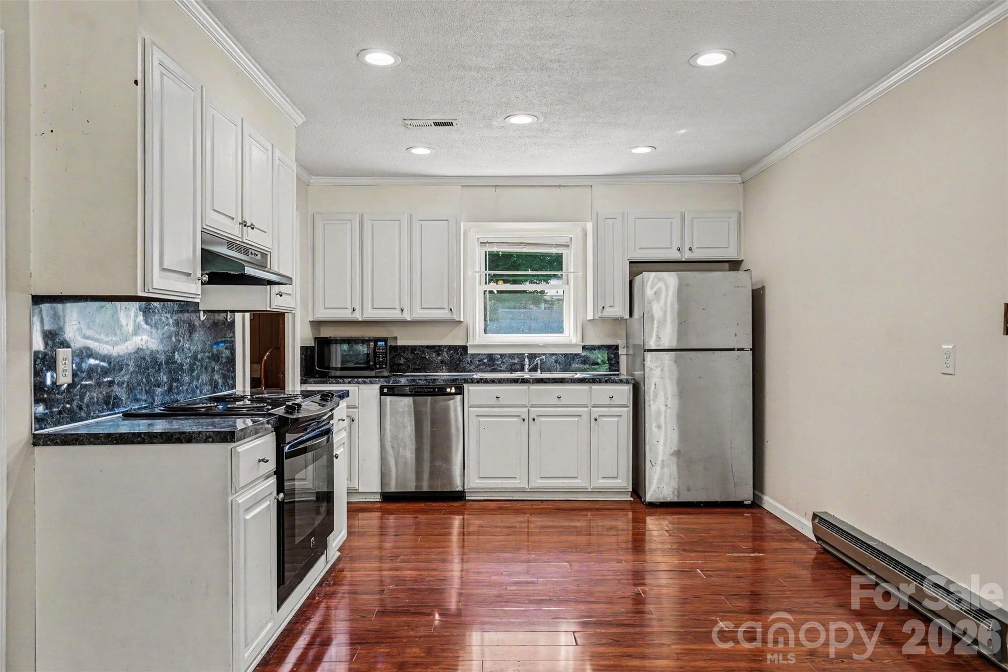 2403 Chevaron Drive Property Photo 8