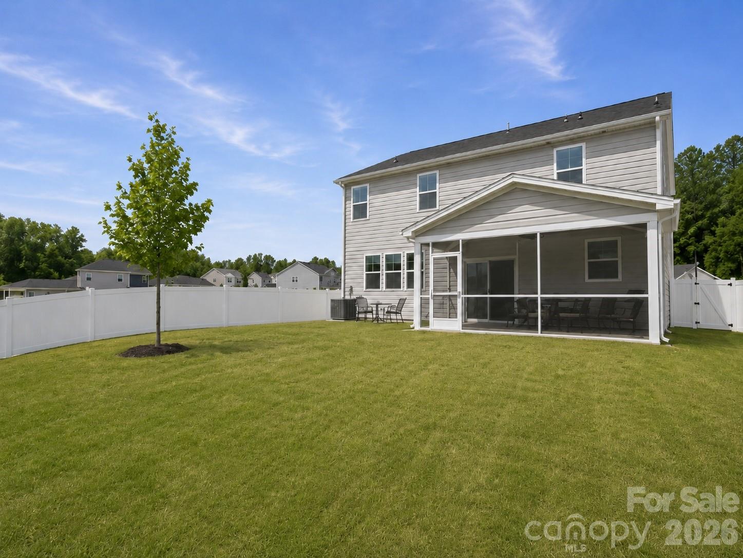 12133 Rowan Hill Drive Property Photo 22
