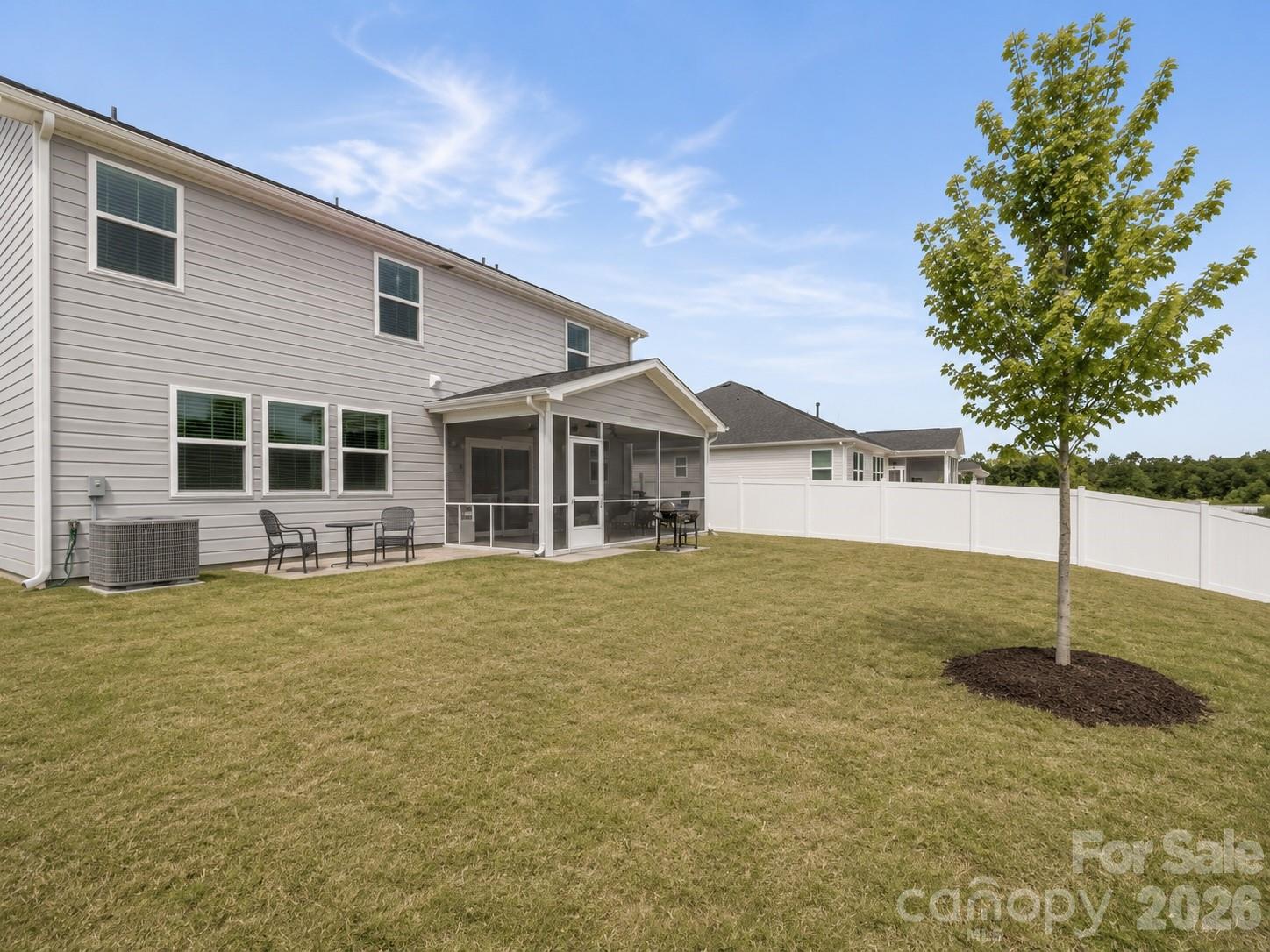 12133 Rowan Hill Drive Property Photo 23