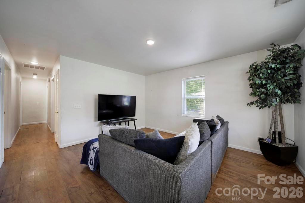 362 Sharpe Street Property Photo 4