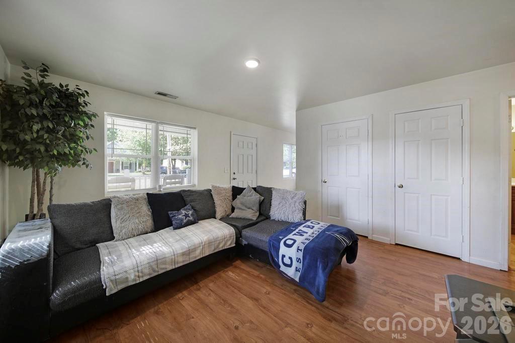 362 Sharpe Street Property Photo 6