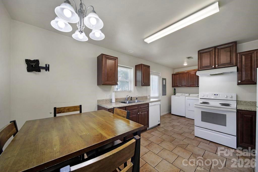 362 Sharpe Street Property Photo 7