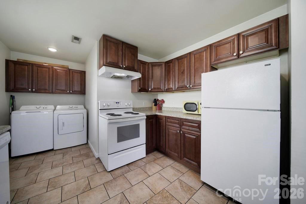 362 Sharpe Street Property Photo 9