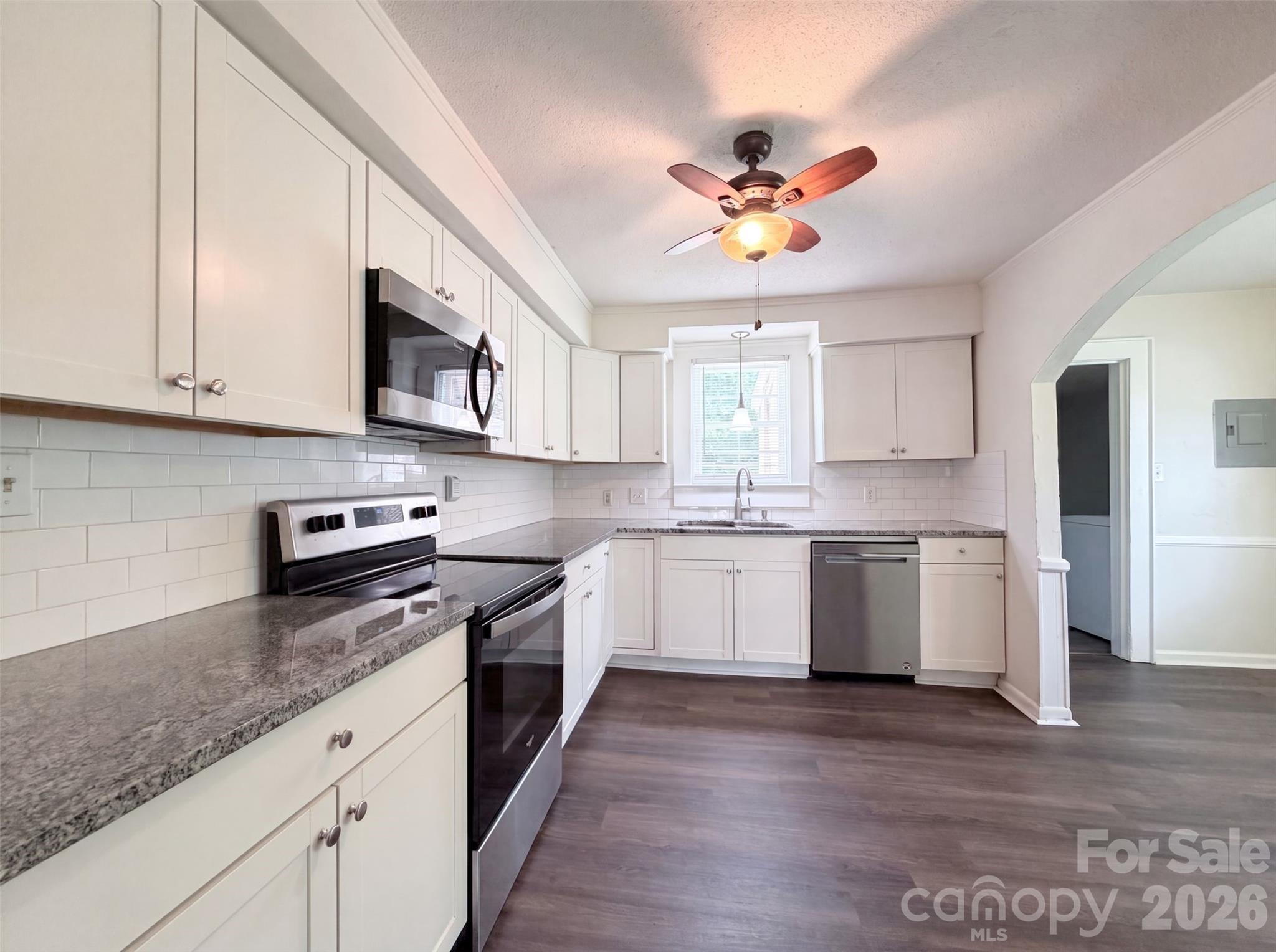 206 Lilly Street Property Photo 2