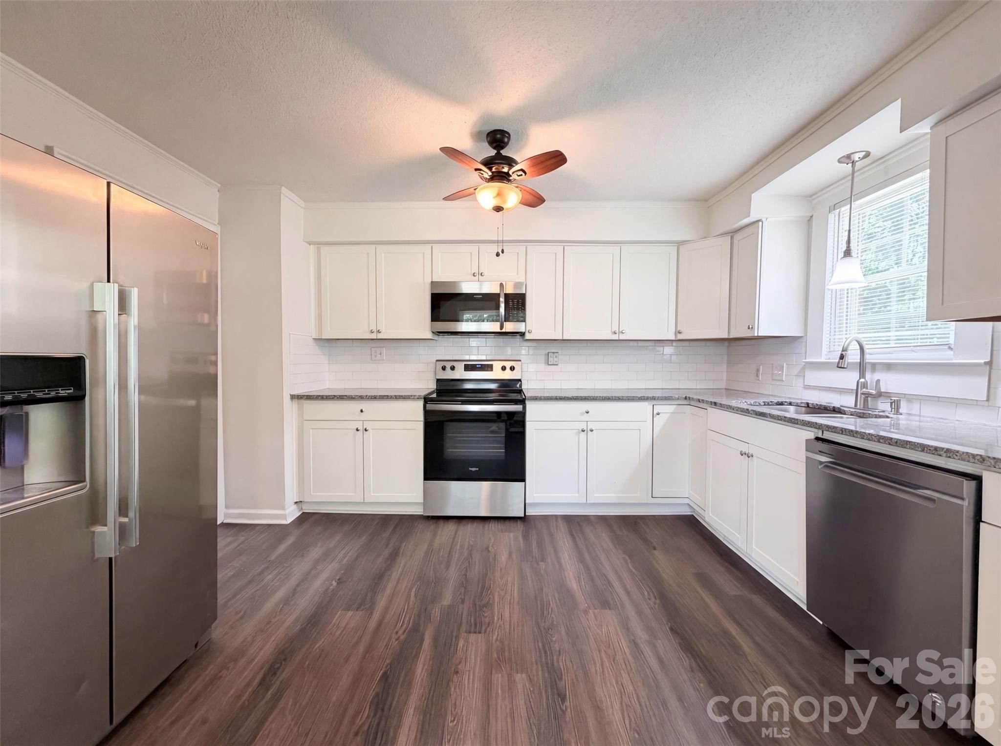 206 Lilly Street Property Photo 8