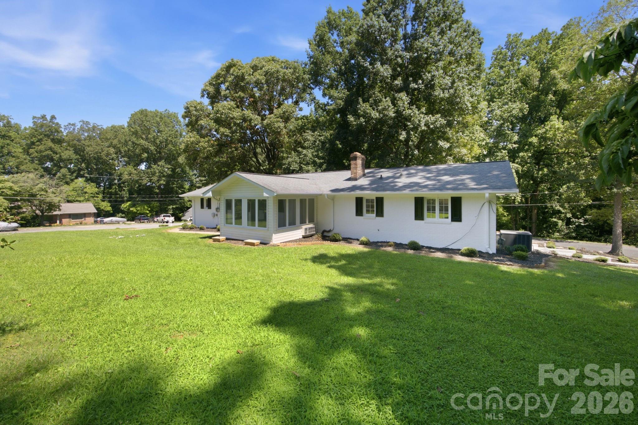 803 E 24th Street Property Photo 4