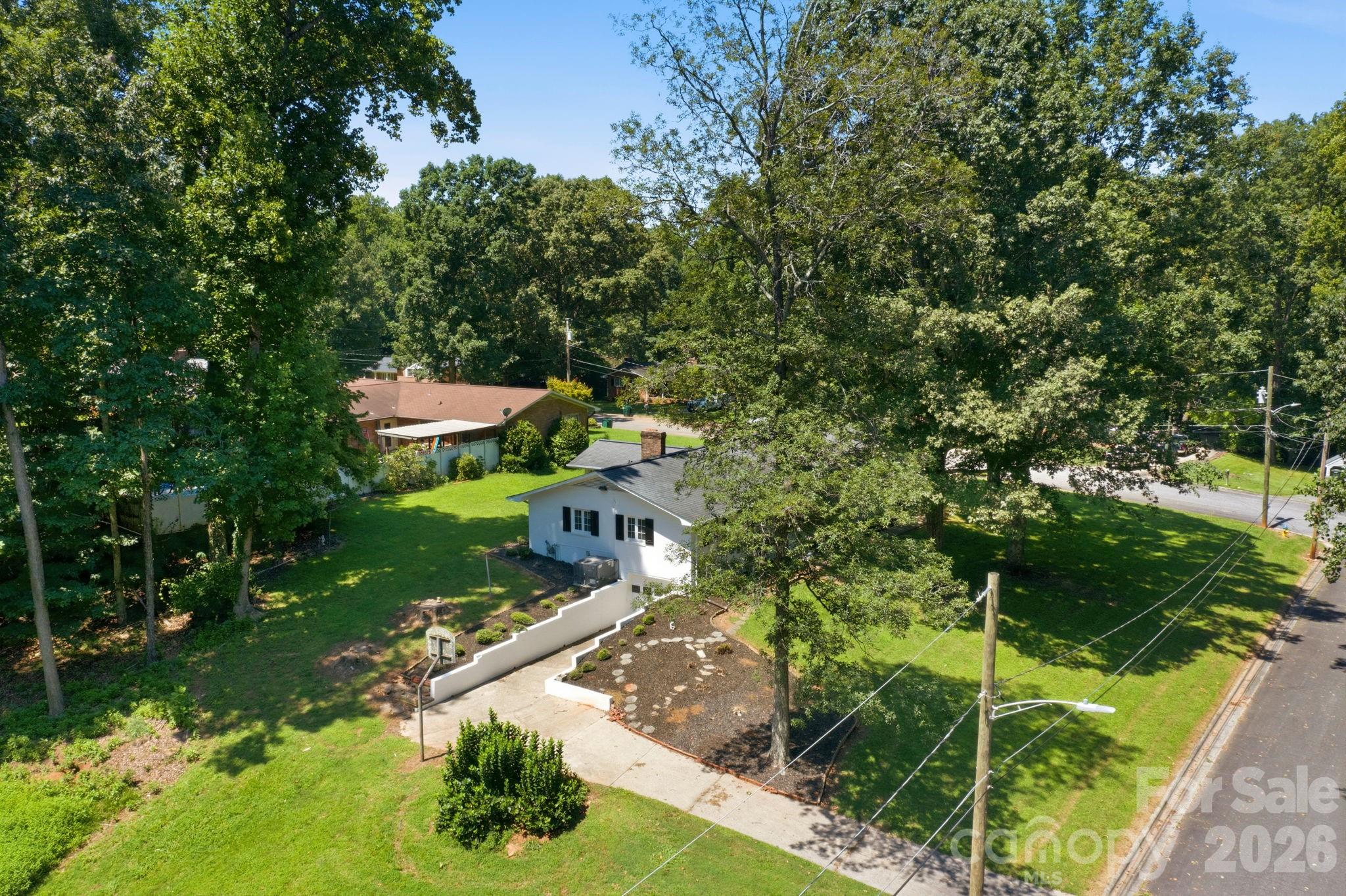 803 E 24th Street Property Photo 6