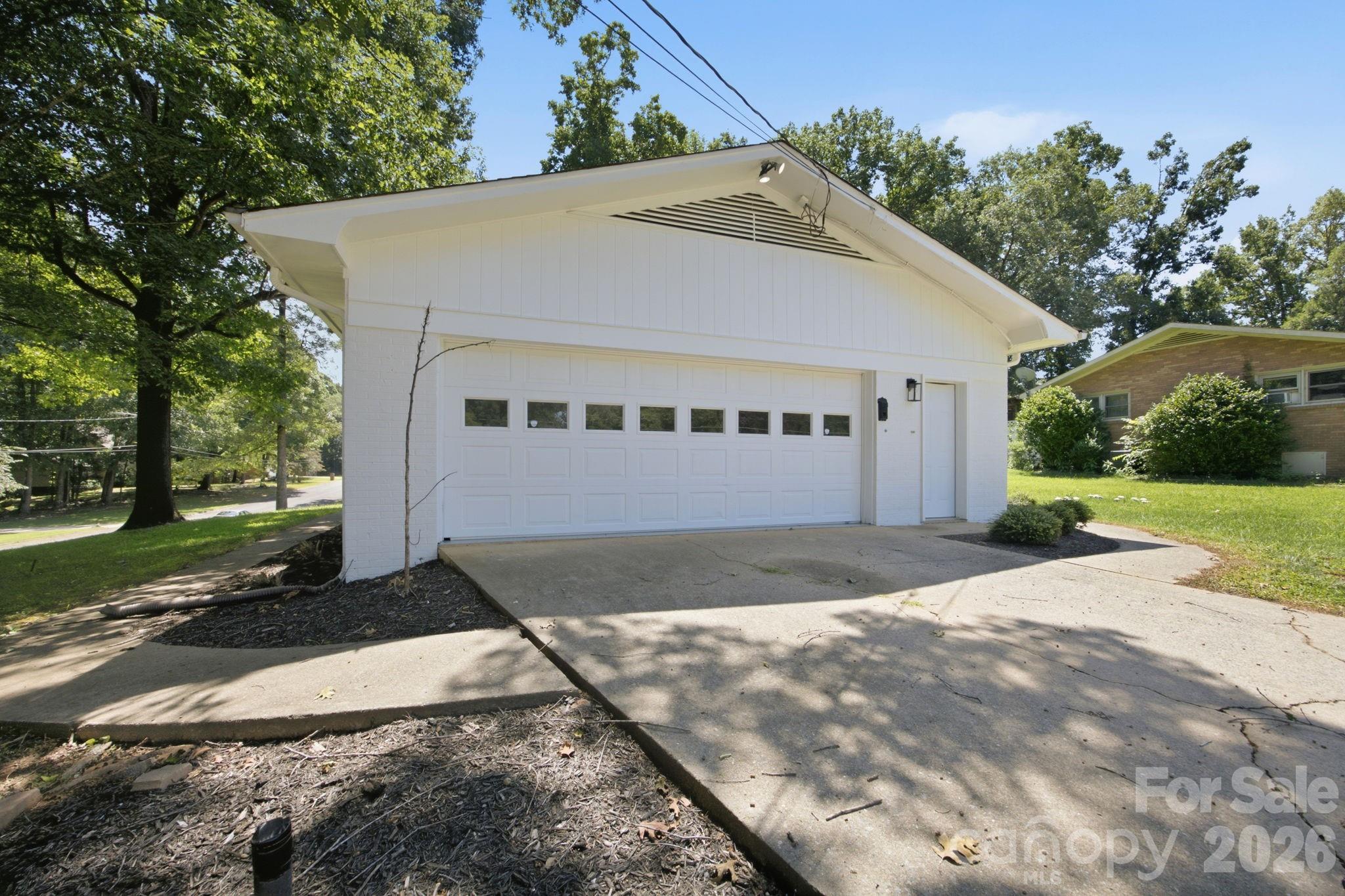 803 E 24th Street Property Photo 9