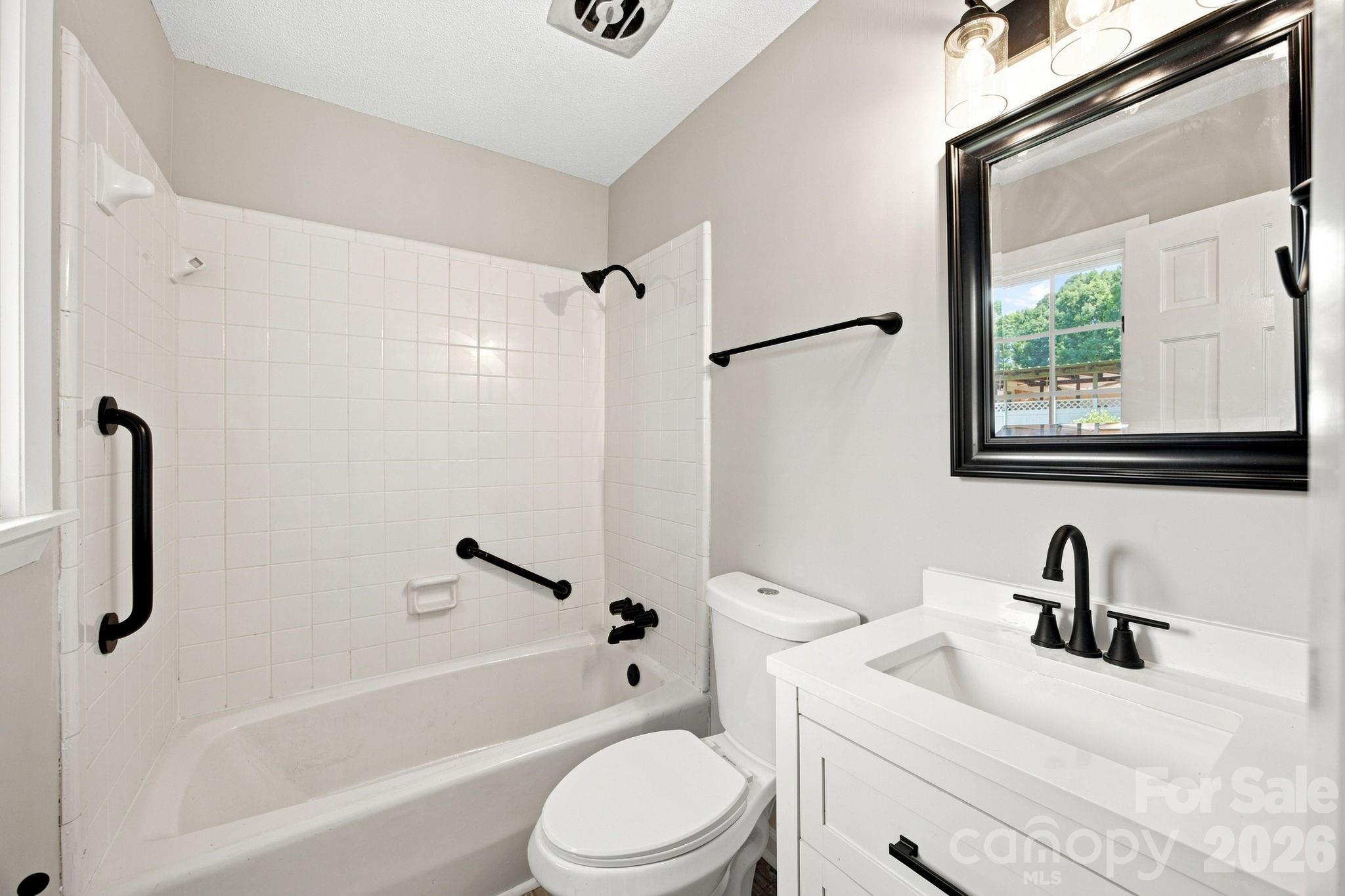 803 E 24th Street Property Photo 25