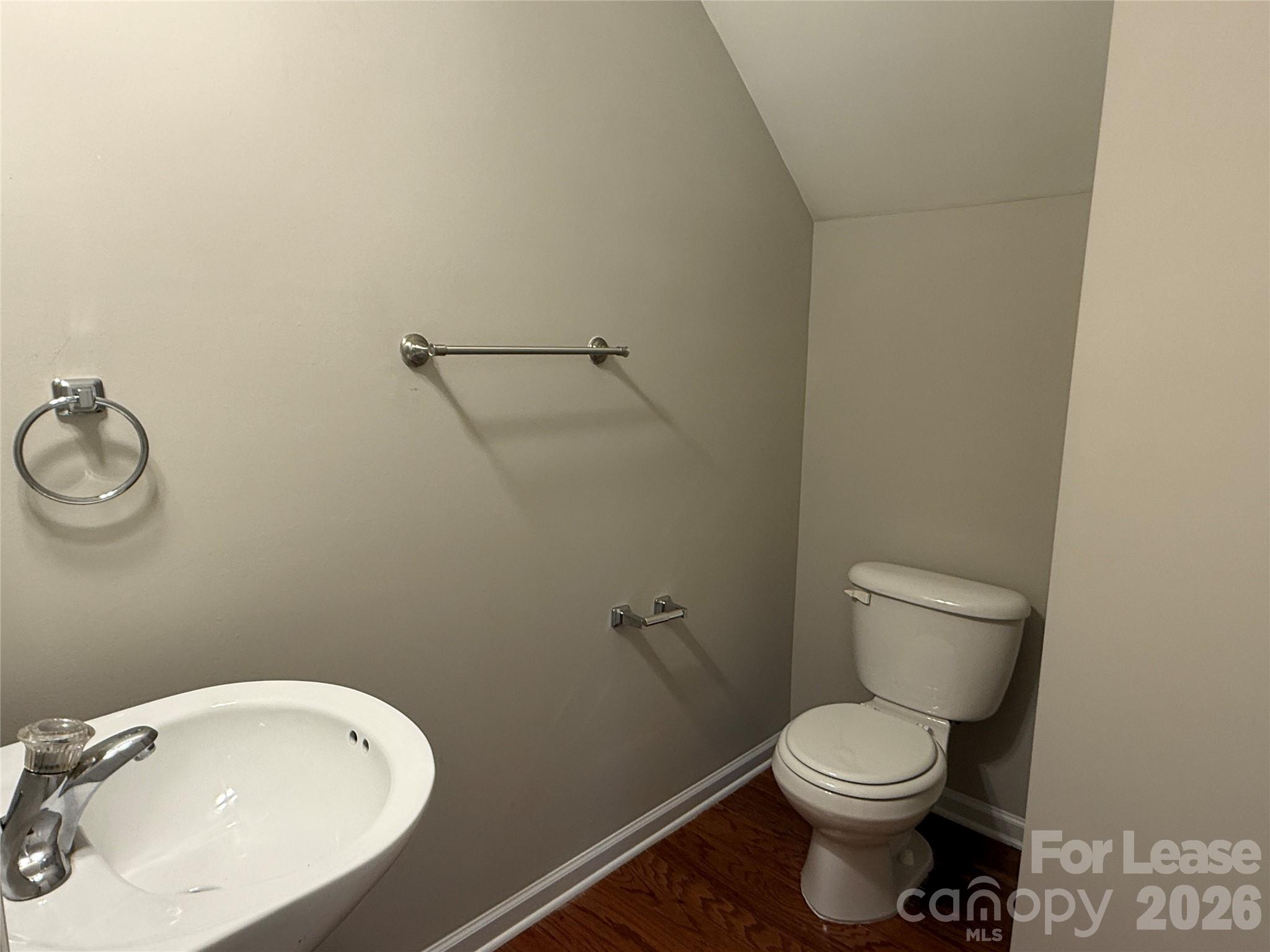 2152 Whispering Way Property Photo 16
