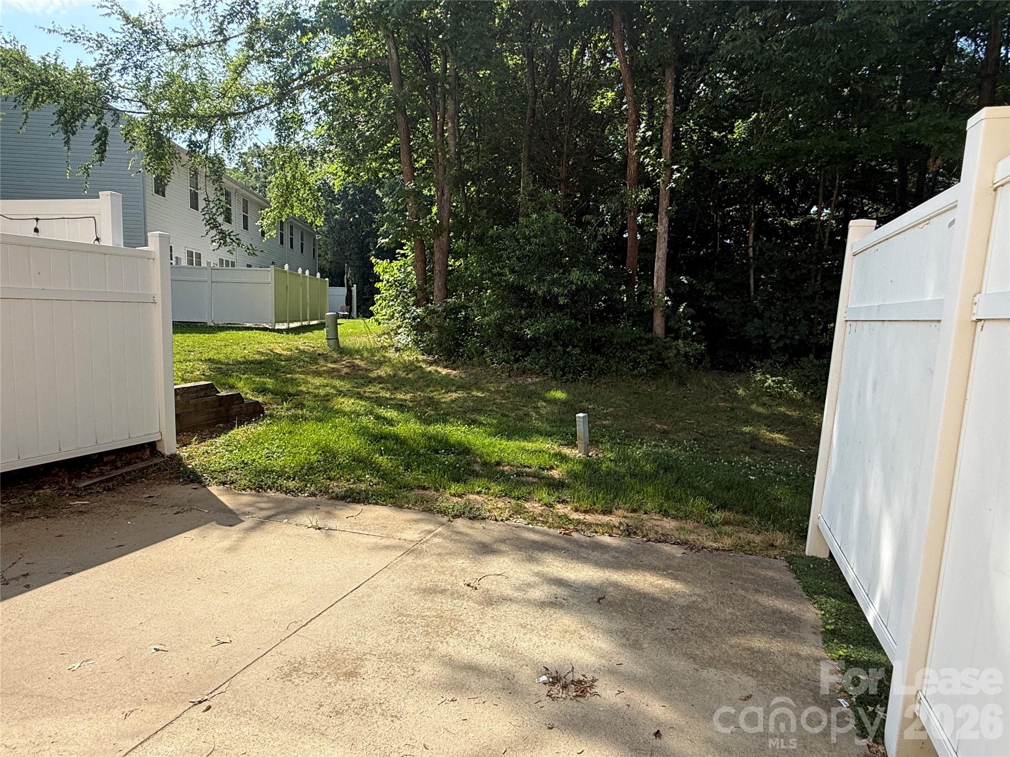 2152 Whispering Way Property Photo 19