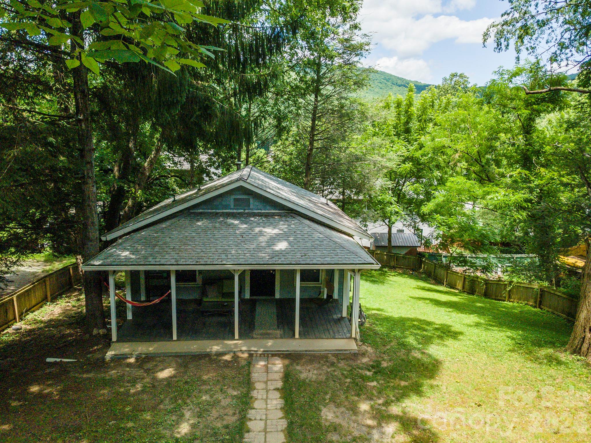 14 Border Street Property Photo 3