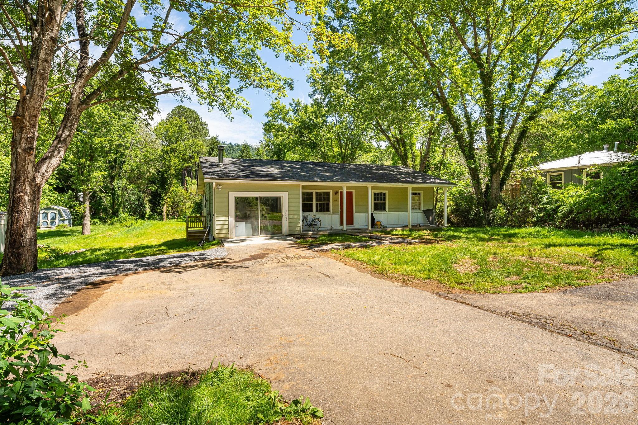 468 Beaverdam Road Property Photo 2