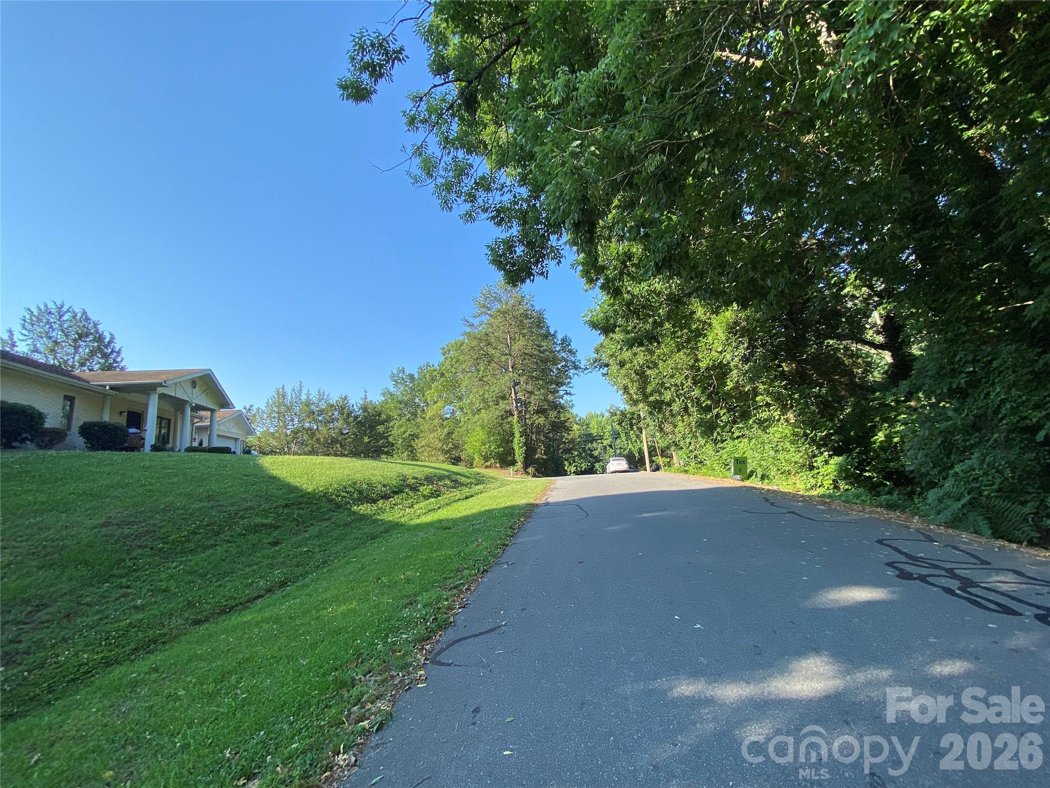 142 Paddington Drive Property Photo 4