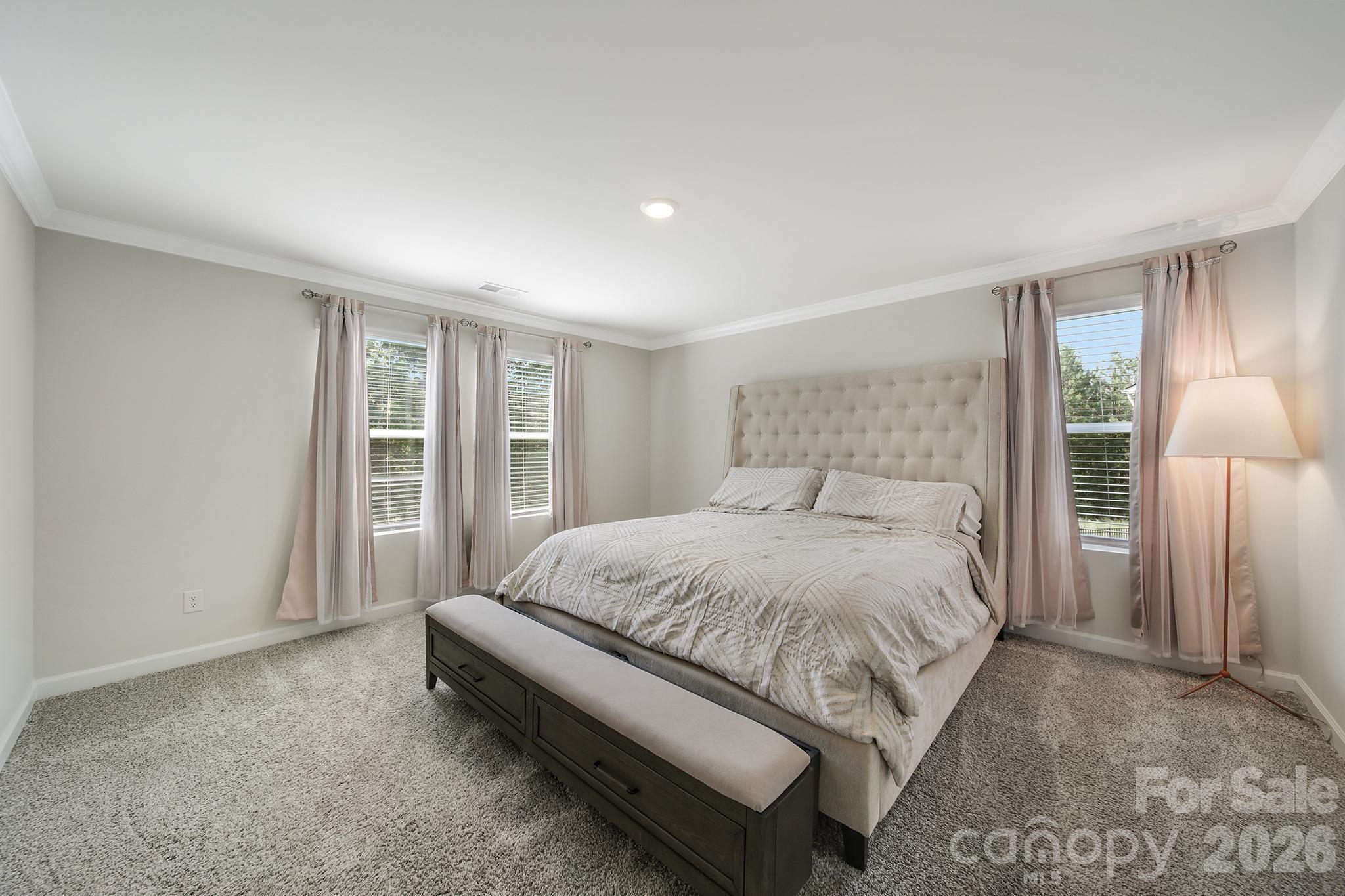 660 Citriadora Street Property Photo 16