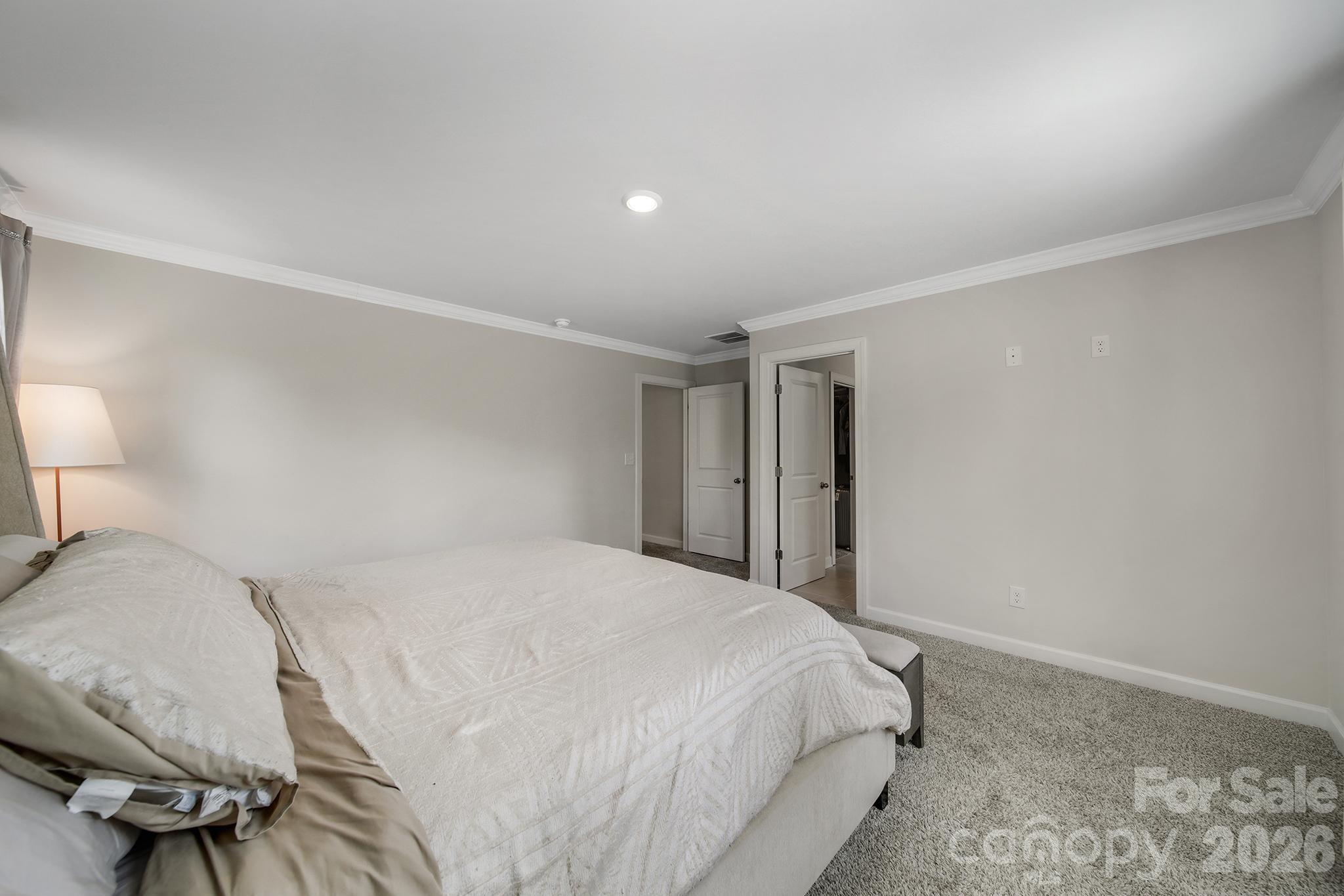 660 Citriadora Street Property Photo 17
