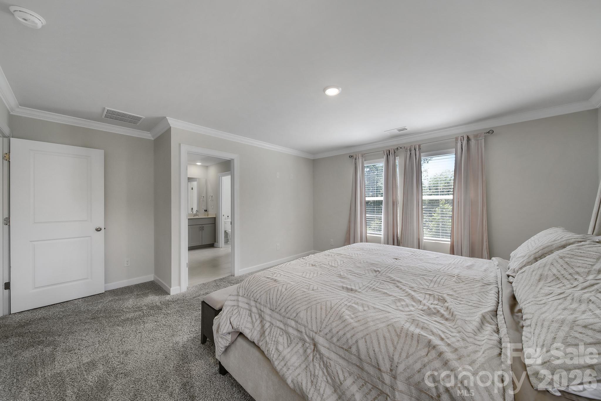 660 Citriadora Street Property Photo 18