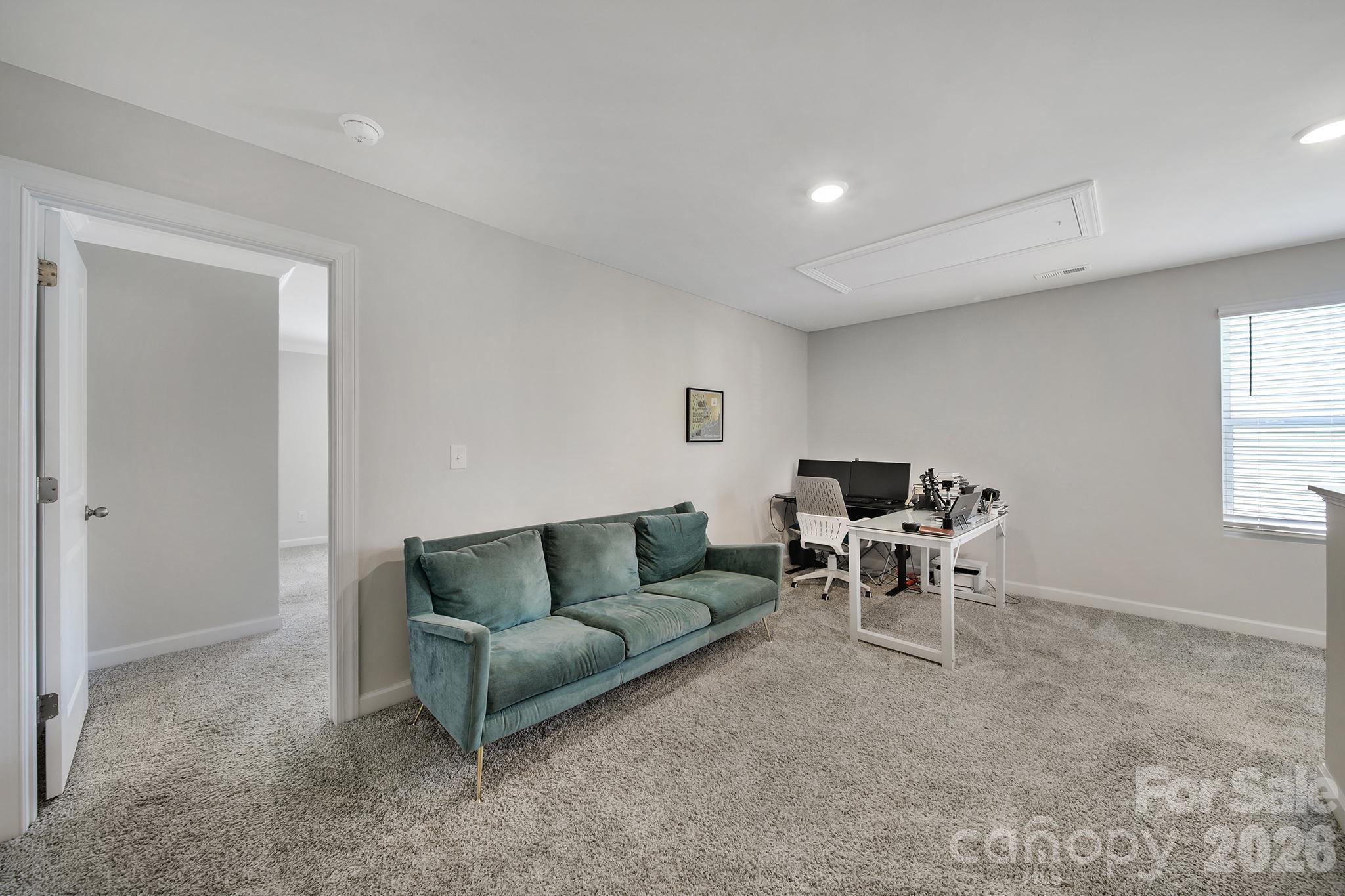 660 Citriadora Street Property Photo 22