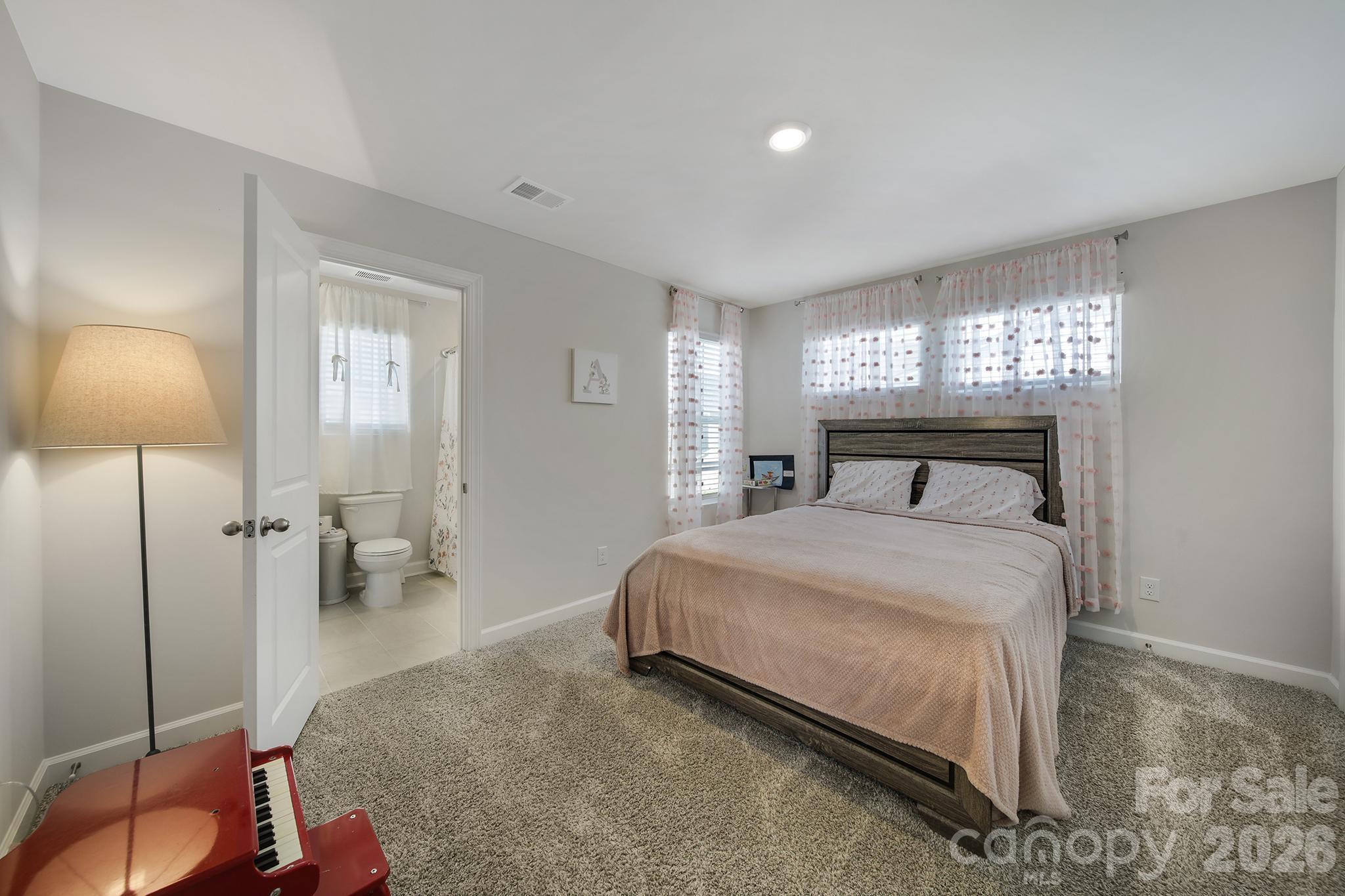 660 Citriadora Street Property Photo 26