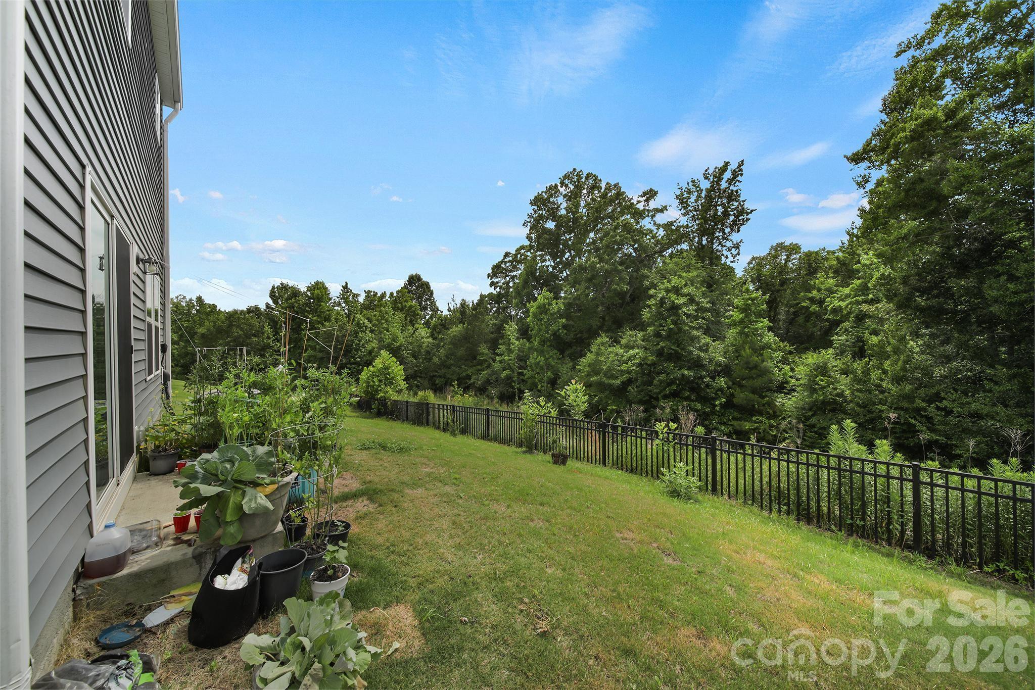 660 Citriadora Street Property Photo 28