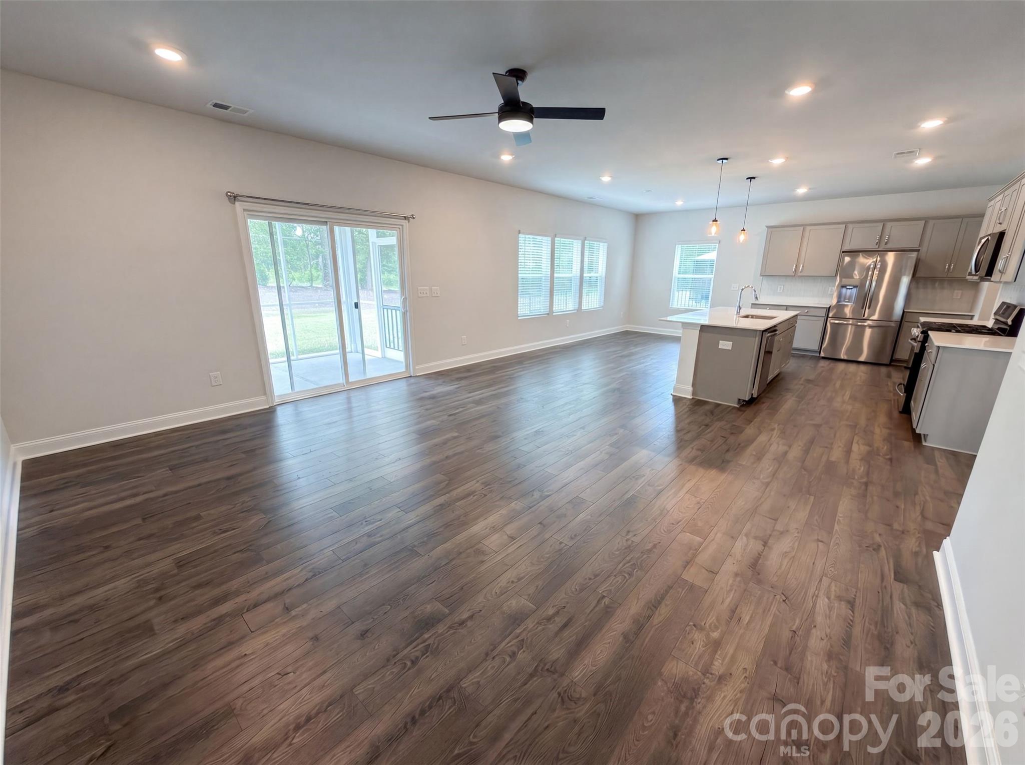 1217 Black Walnut Street Property Photo 3