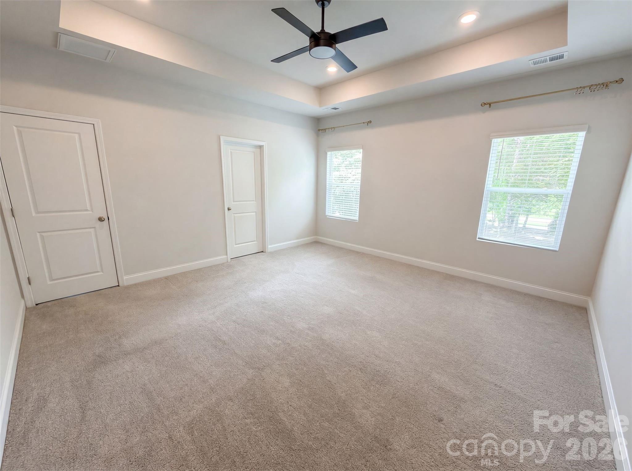 1217 Black Walnut Street Property Photo 4