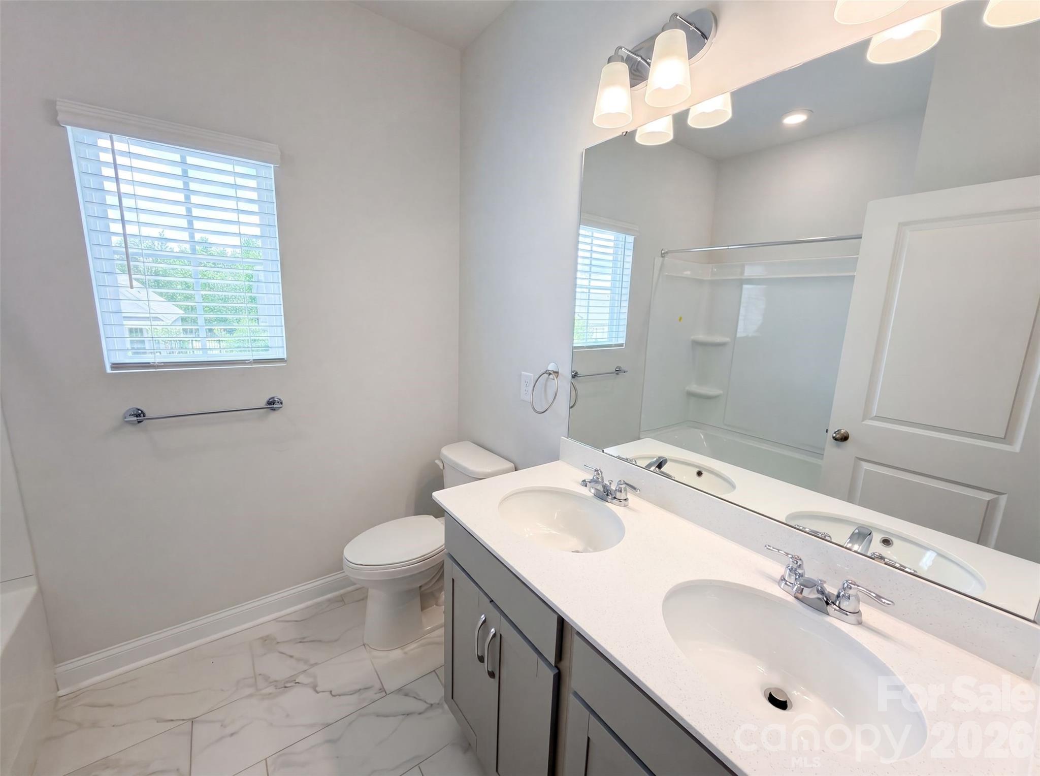 1217 Black Walnut Street Property Photo 9