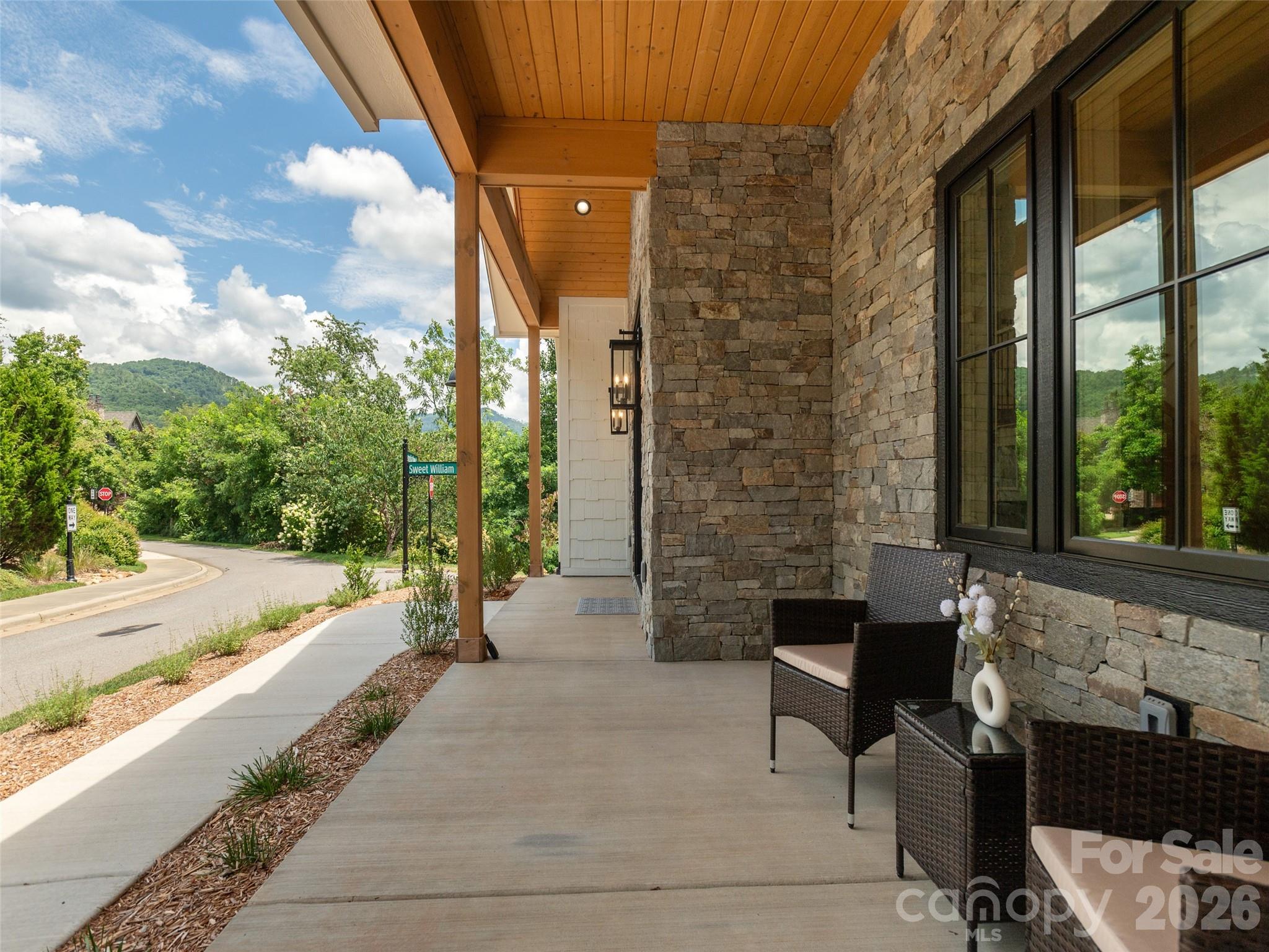 11 Magnolia View Trail Property Photo 5