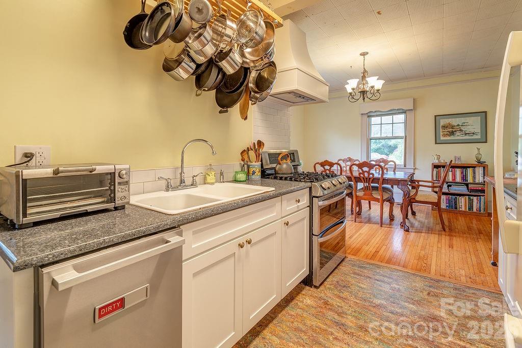 133 Westwood Place Property Photo 12