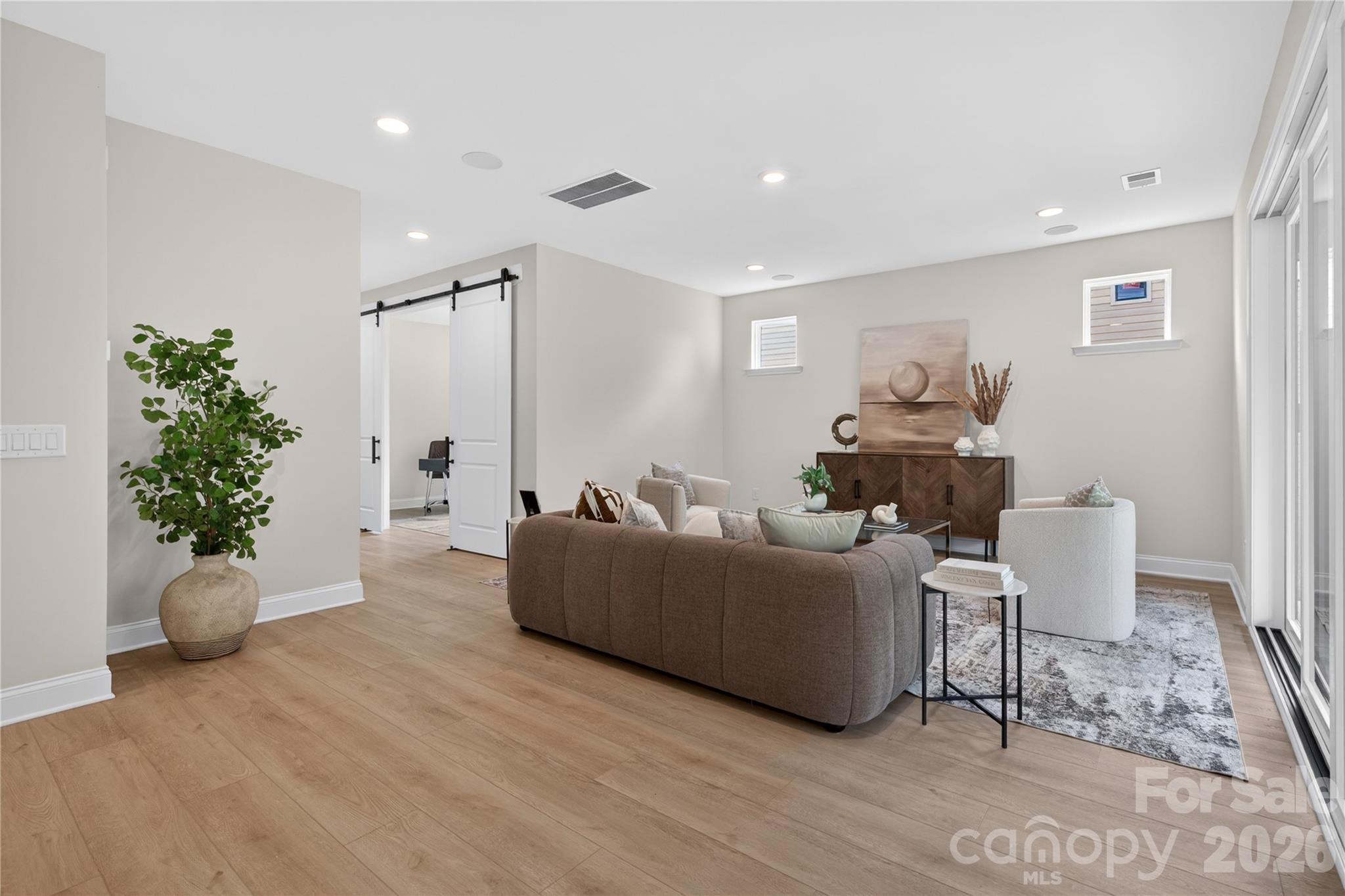 14029 Roosevelt Grove Drive Property Photo 8