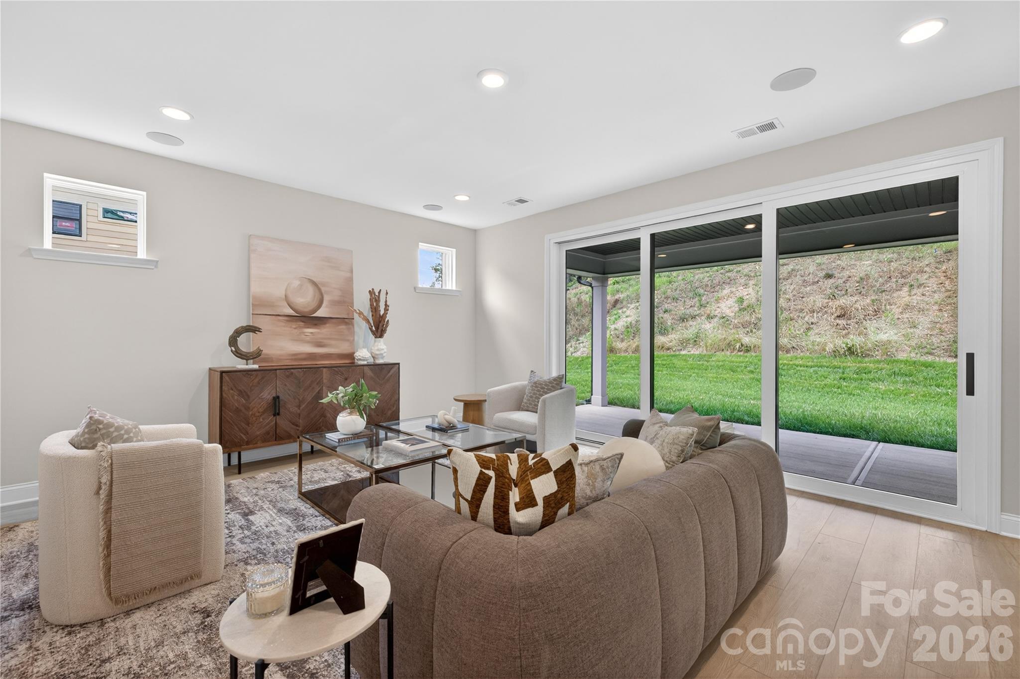 14029 Roosevelt Grove Drive Property Photo 9
