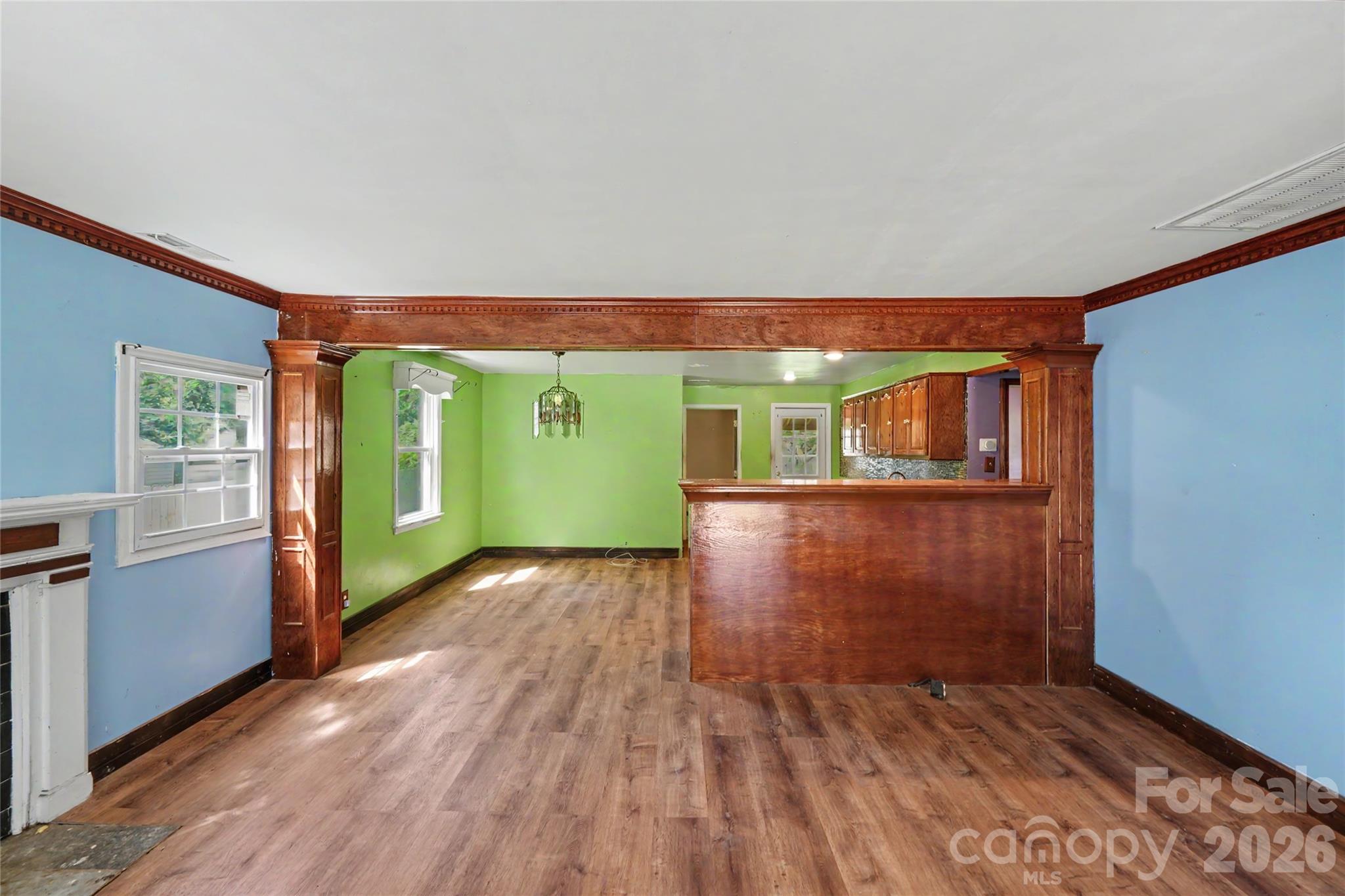 1212 Meadow Lane Lane Property Photo 3