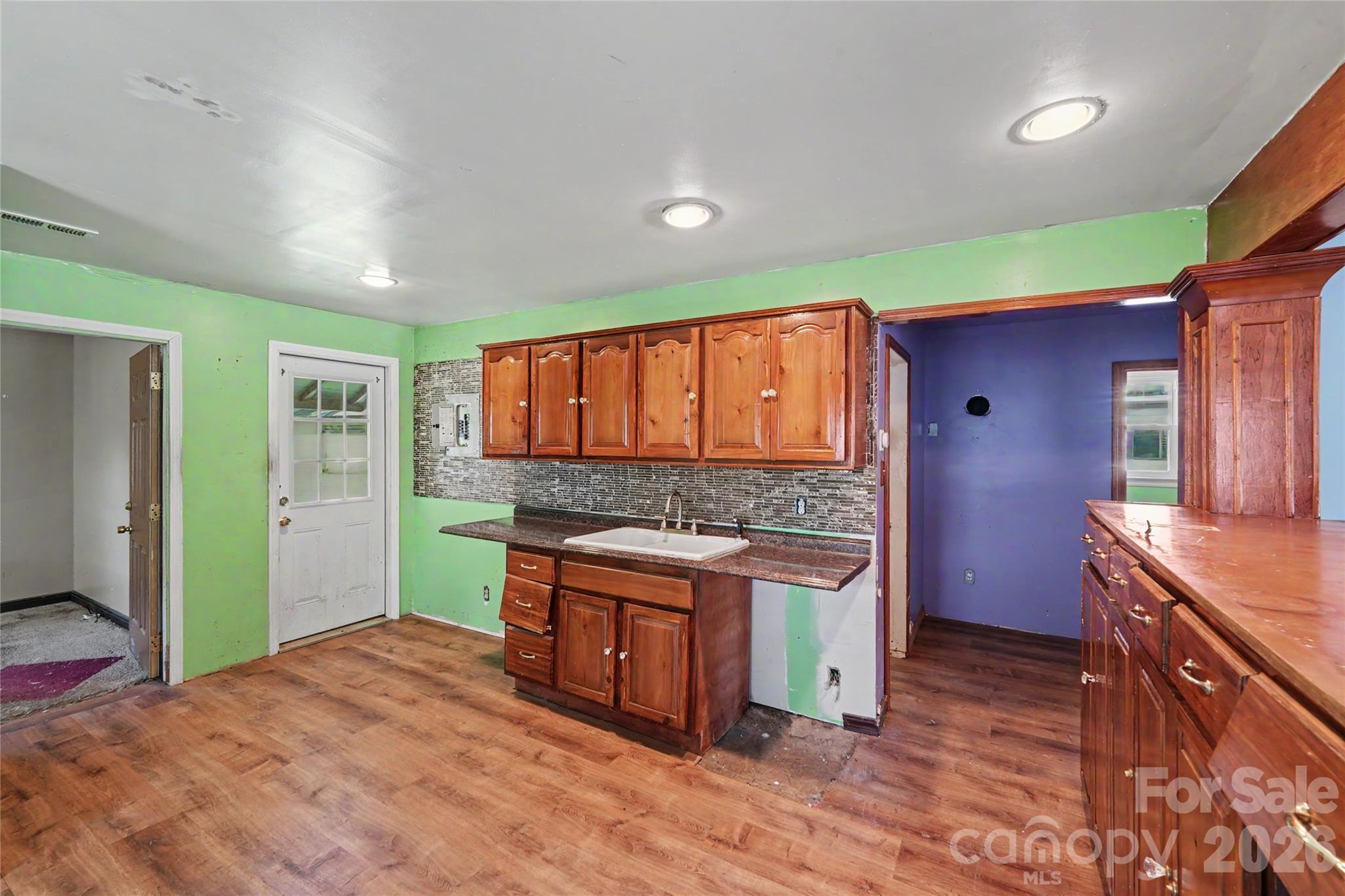 1212 Meadow Lane Lane Property Photo 9