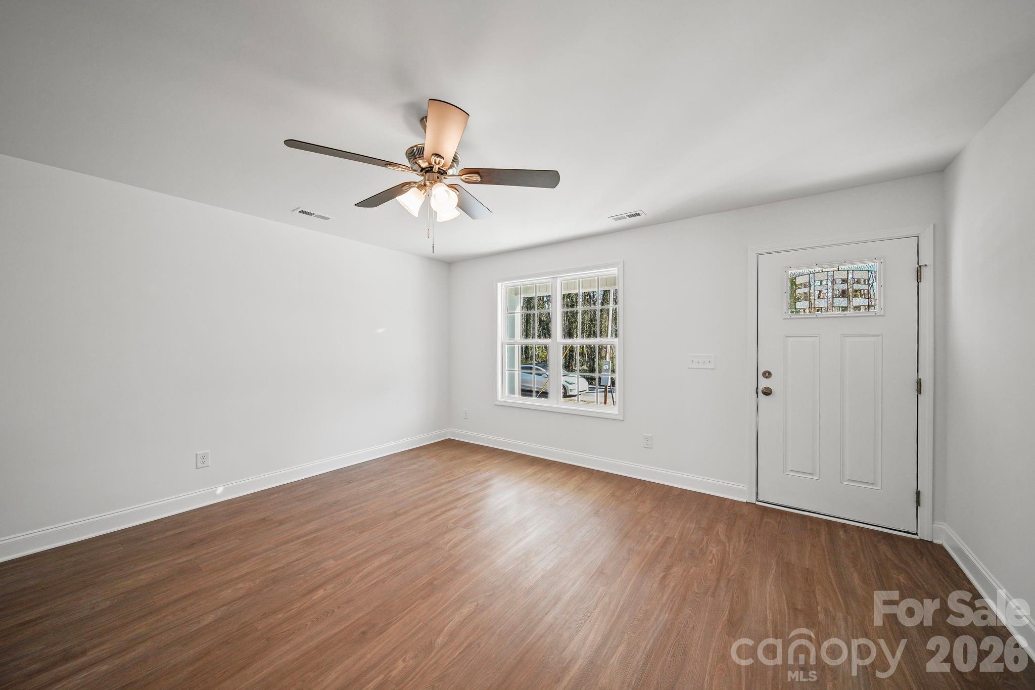 1129 Kenly Street Property Photo 5