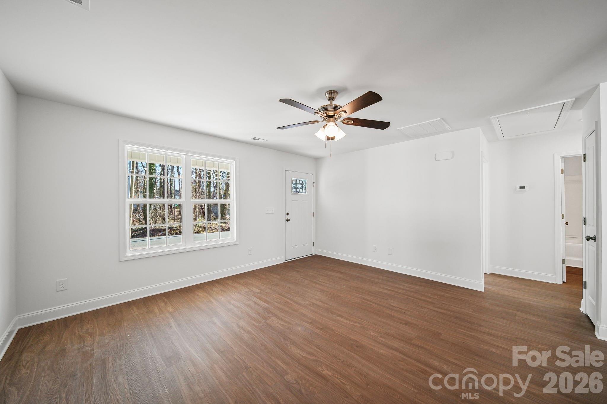1129 Kenly Street Property Photo 6