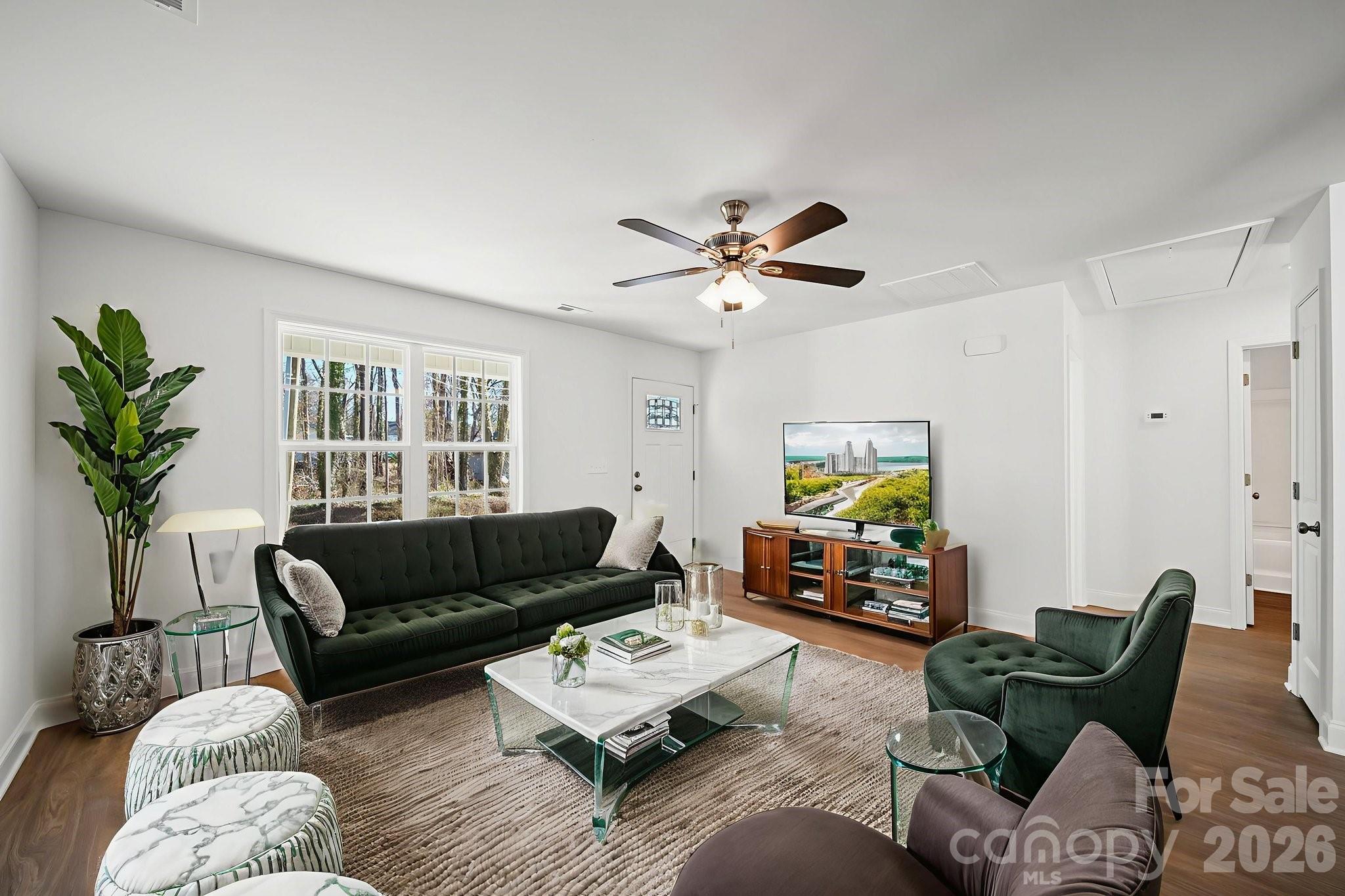 1129 Kenly Street Property Photo 7