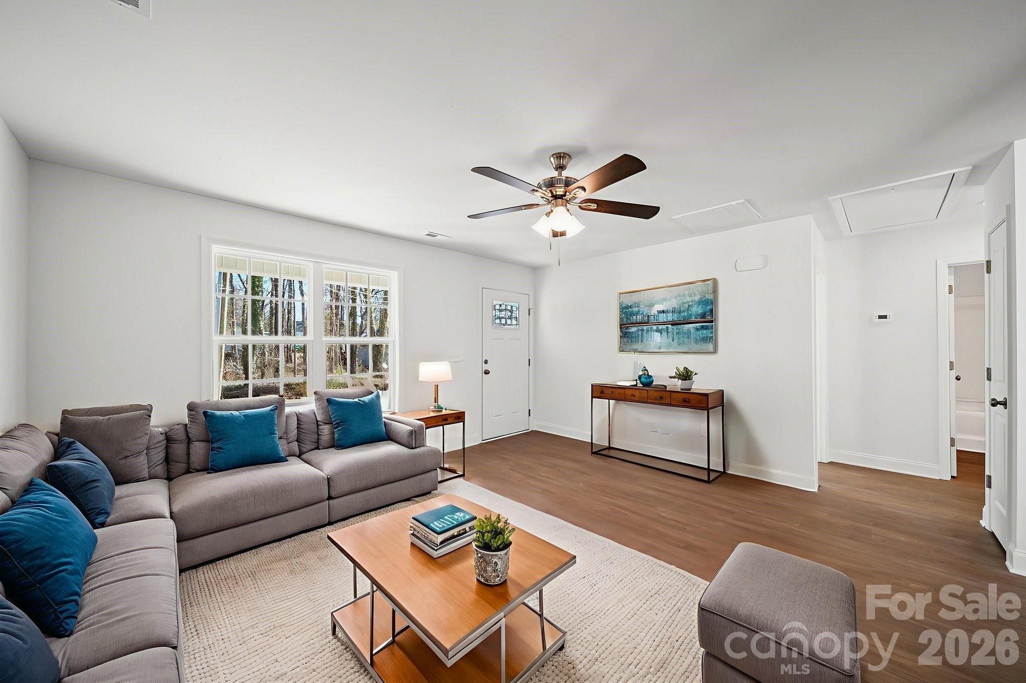 1129 Kenly Street Property Photo 8