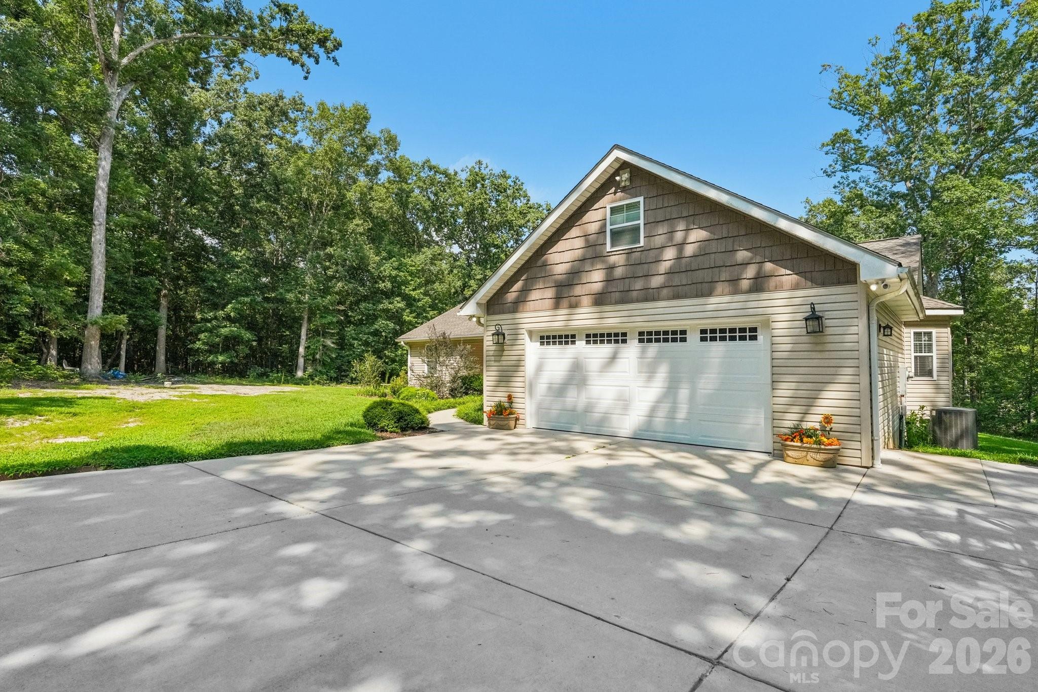 1555 Riverview Road Property Photo 2
