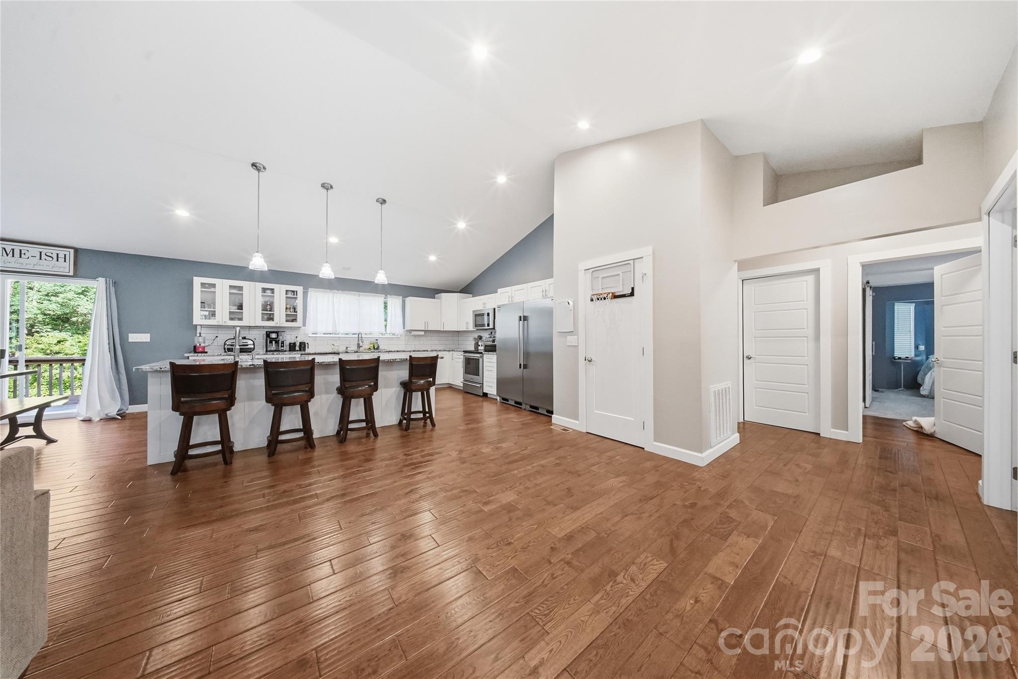 1555 Riverview Road Property Photo 4