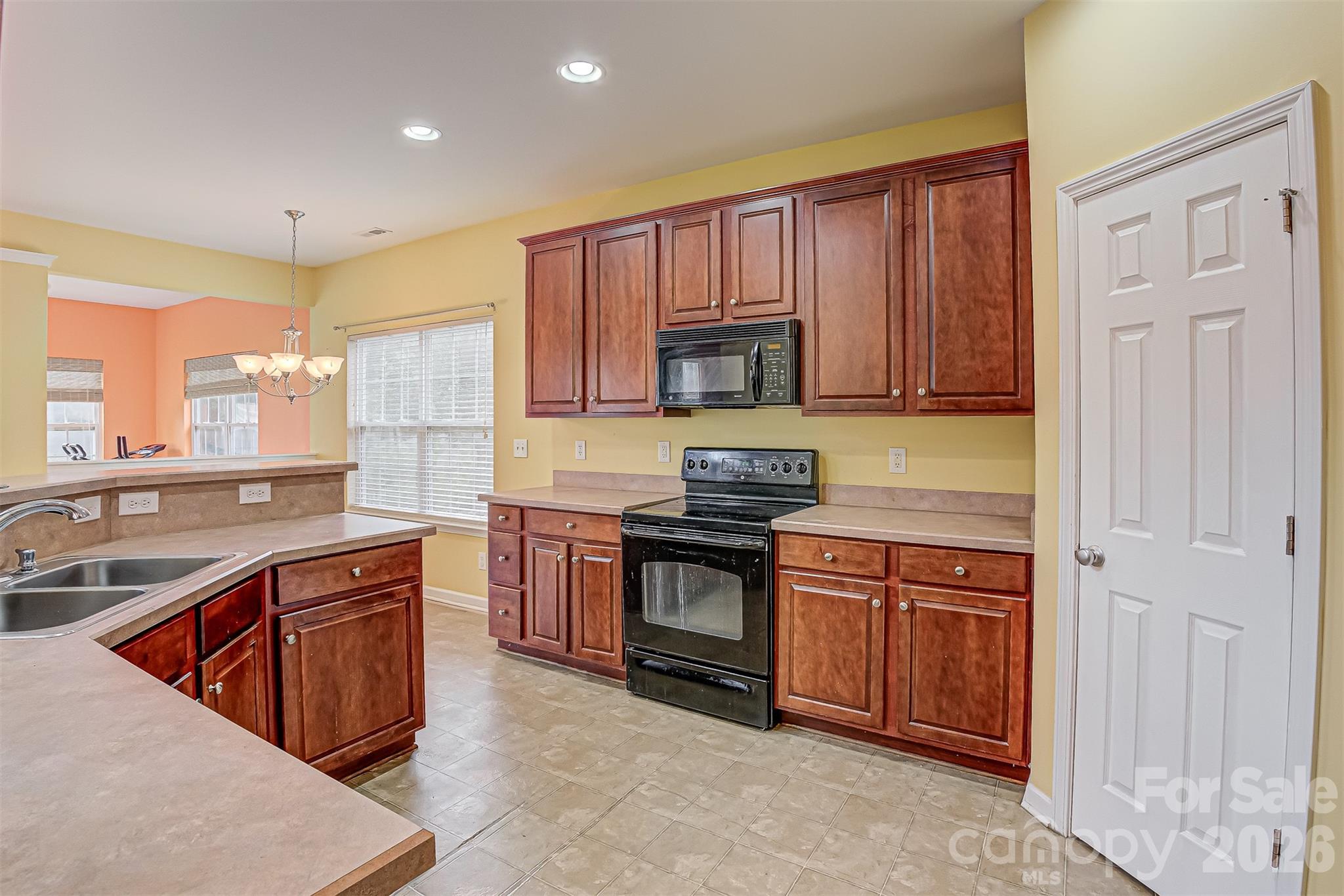 13183 Wilburn Park Lane Property Photo 6