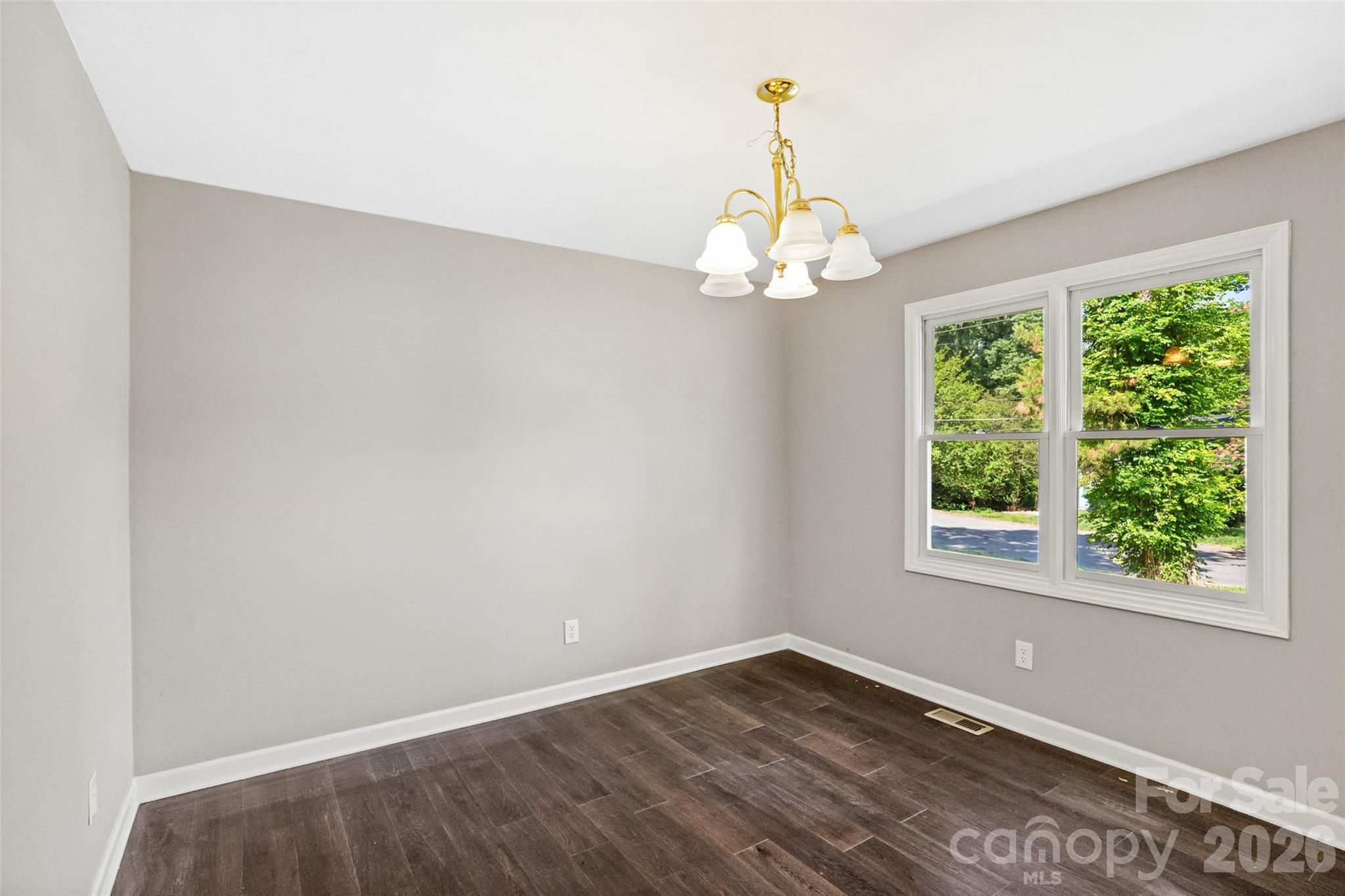 5516 Ilford Street Property Photo 6
