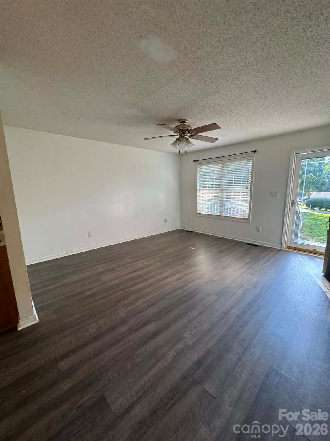 2588 Knight Drive Property Photo 5