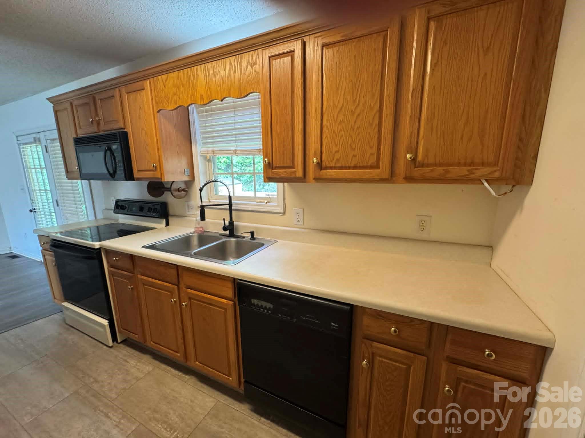 2588 Knight Drive Property Photo 9