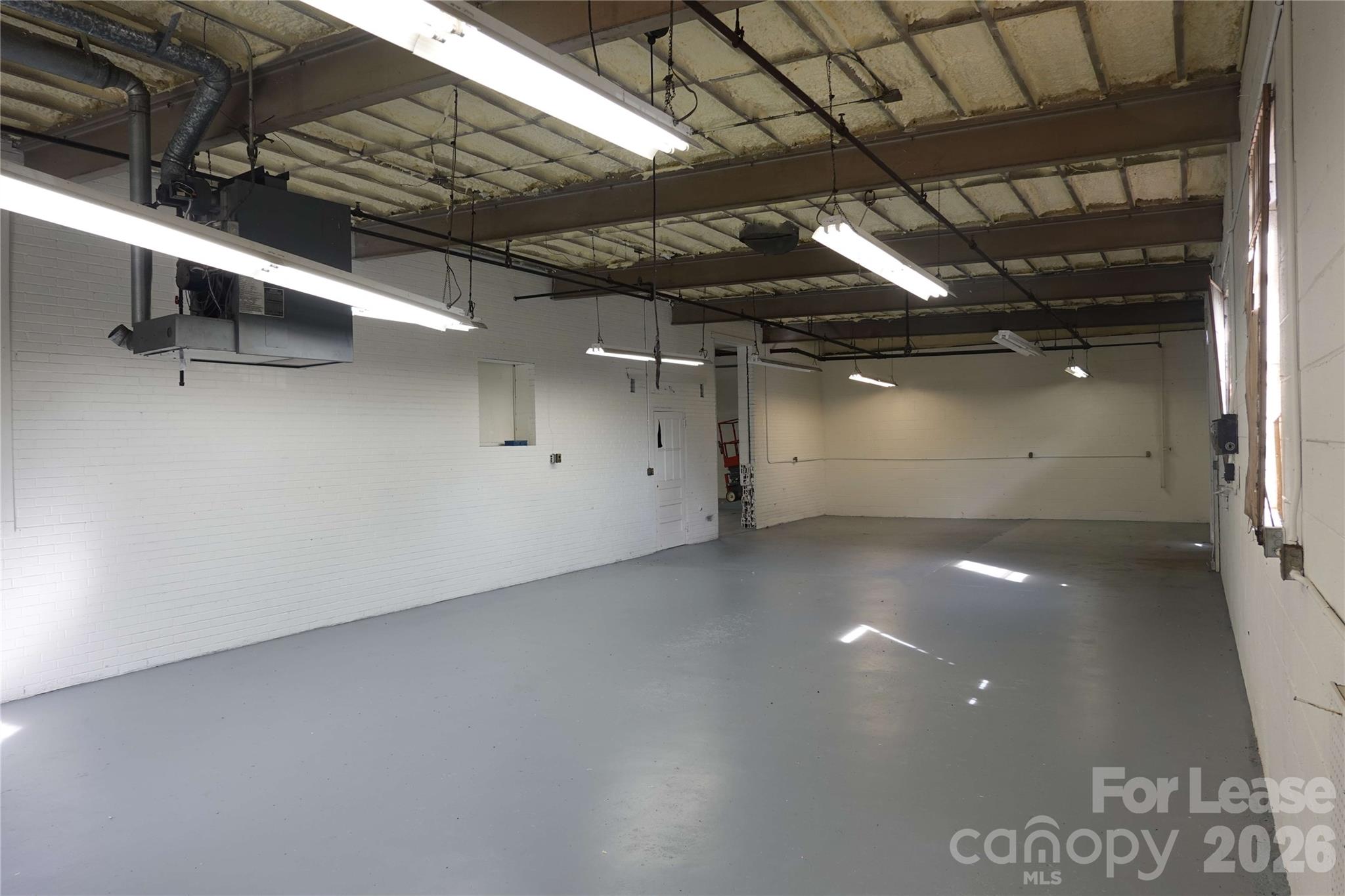 1495 N Main Street Property Photo 5
