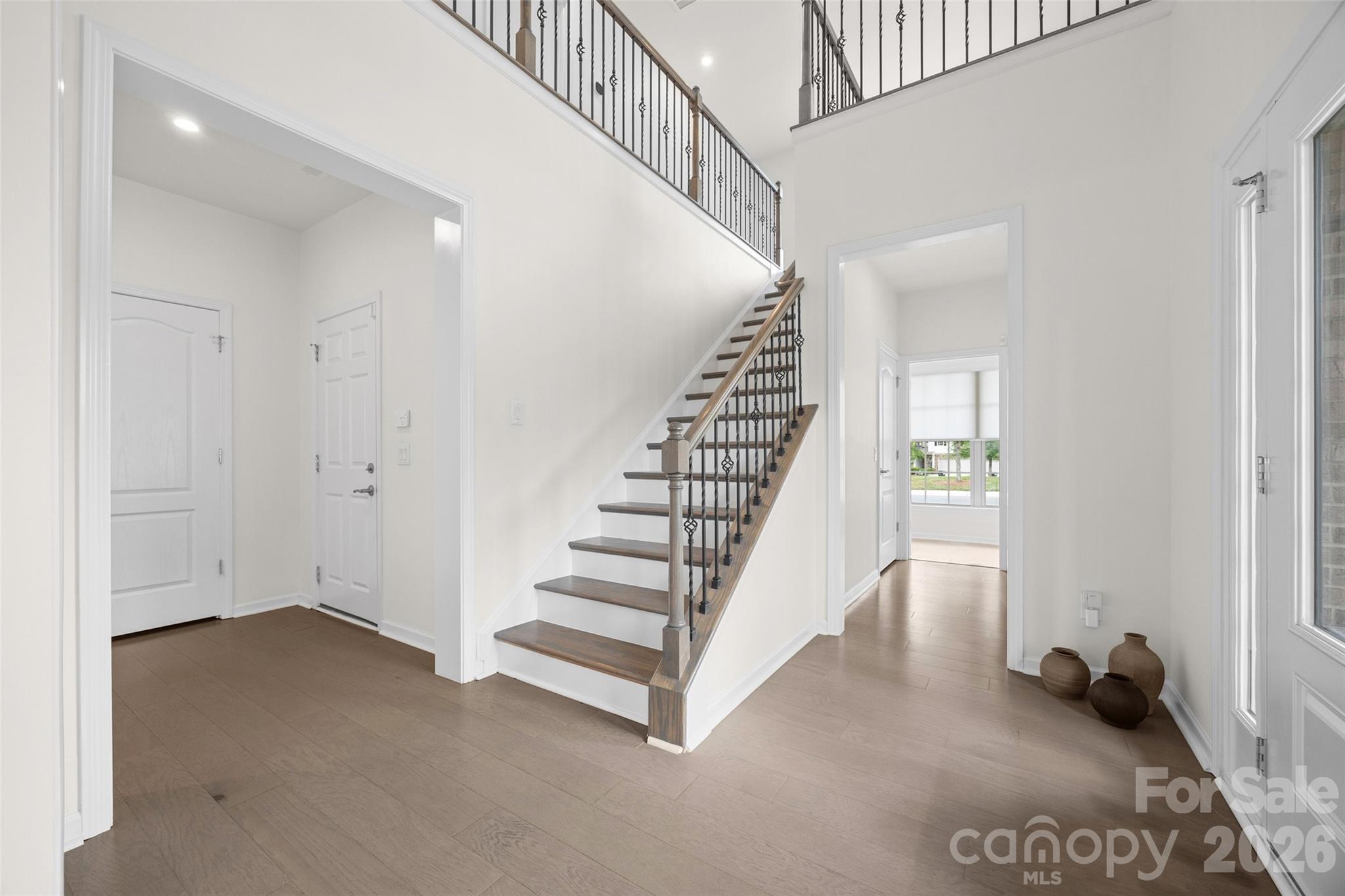 8012 Lantern Way Property Photo 4