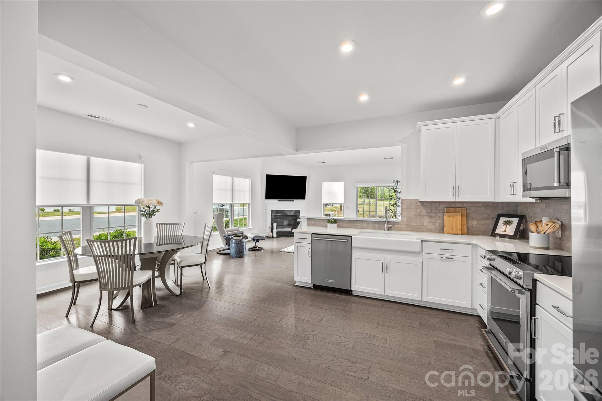 8012 Lantern Way Property Photo 10