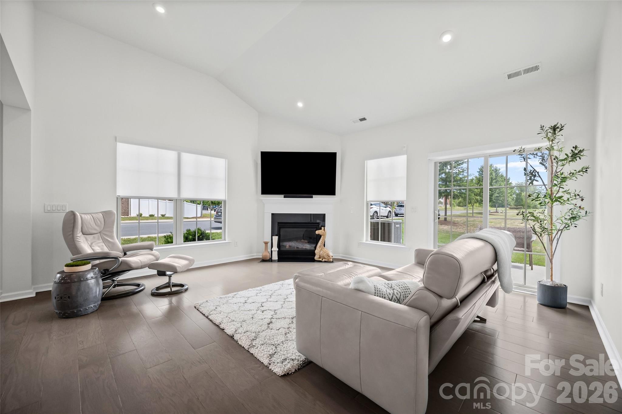 8012 Lantern Way Property Photo 12